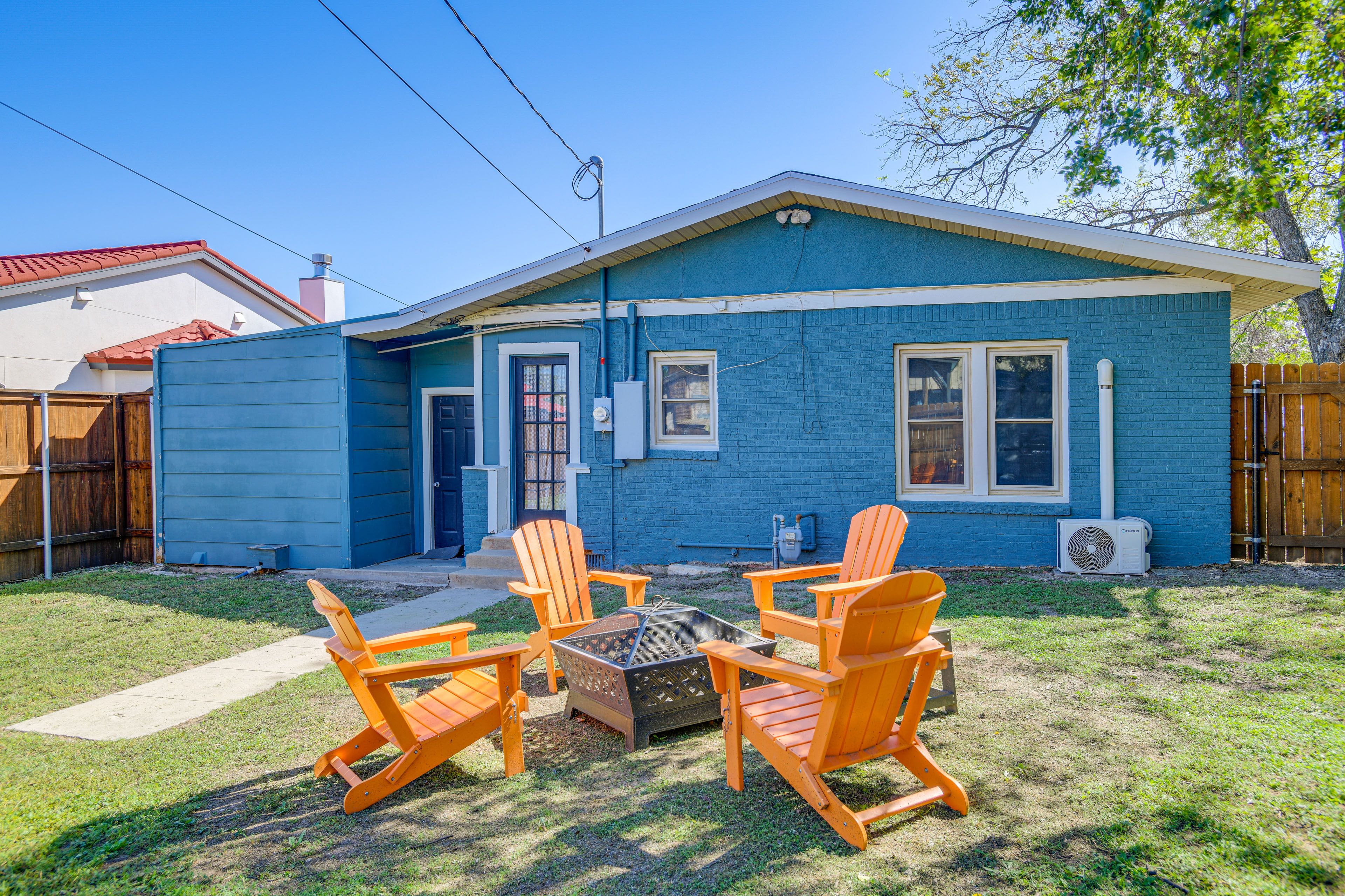 Fire Pit | Single-Story Home