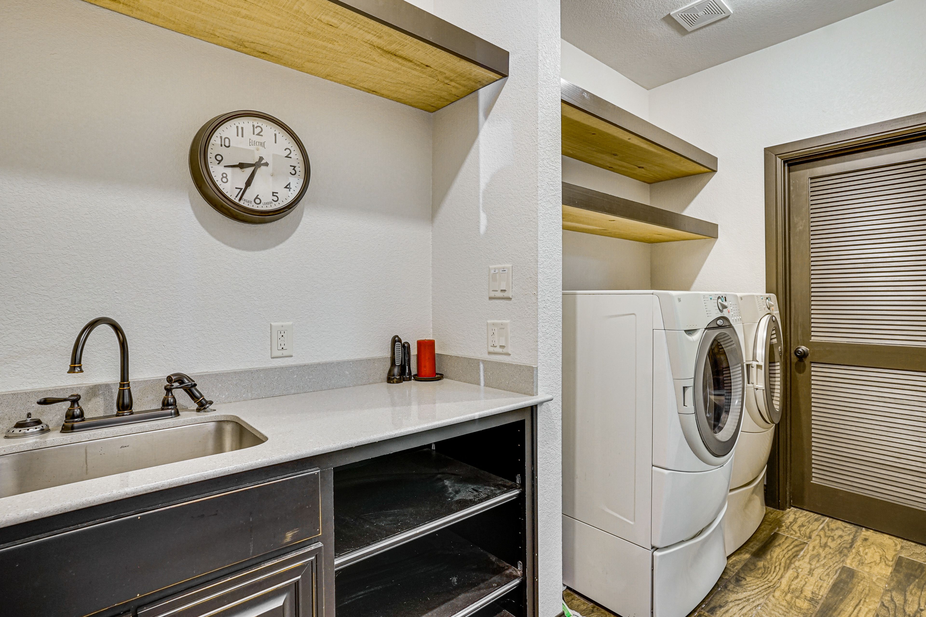 Laundry Room | 1st Floor | Detergent Provided