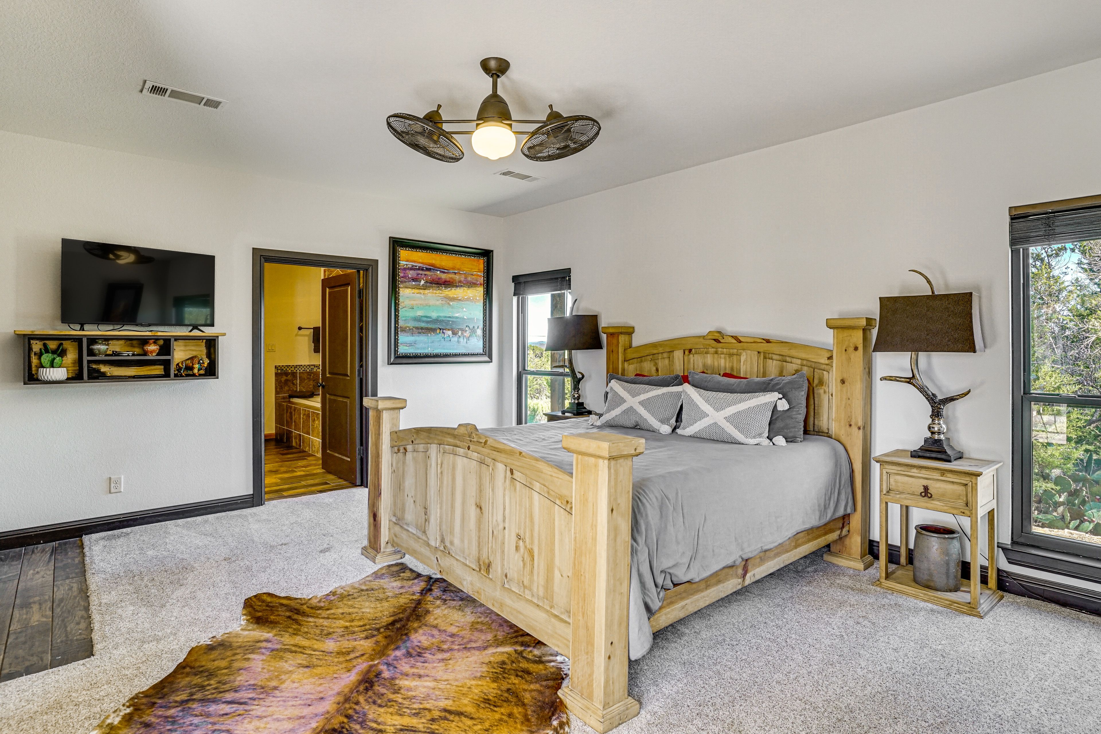 Bedroom 1 | 1st Floor | King Bed | Smart TV | Linens Provided