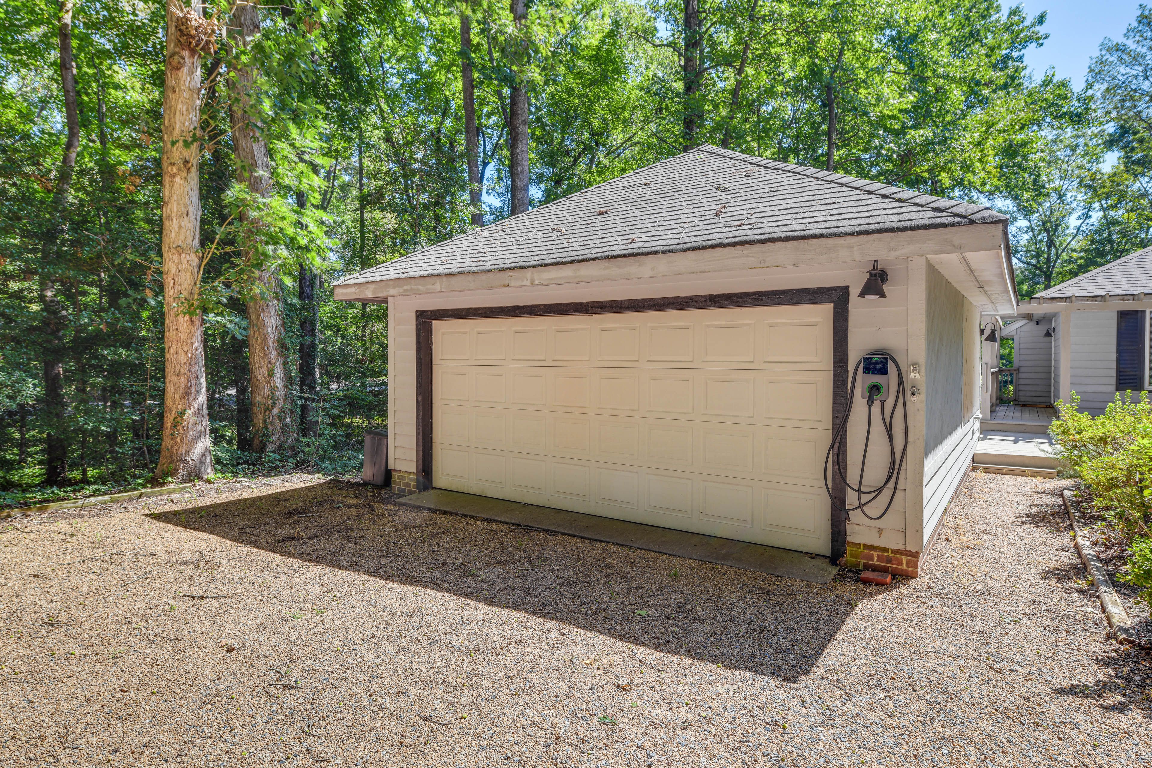 EV Charger | Driveway Parking (4 Vehicles)