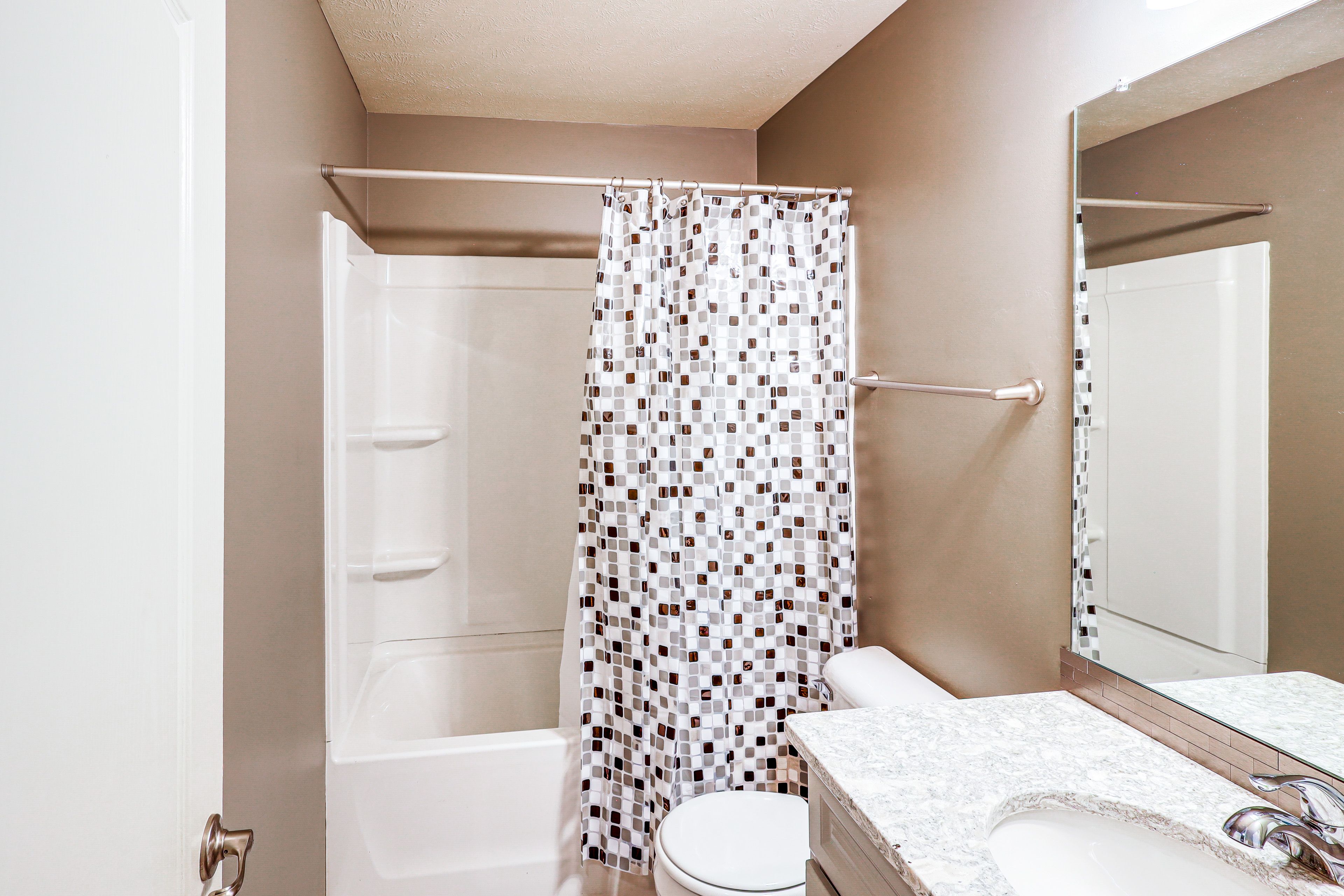 Full Bathroom | Main Level