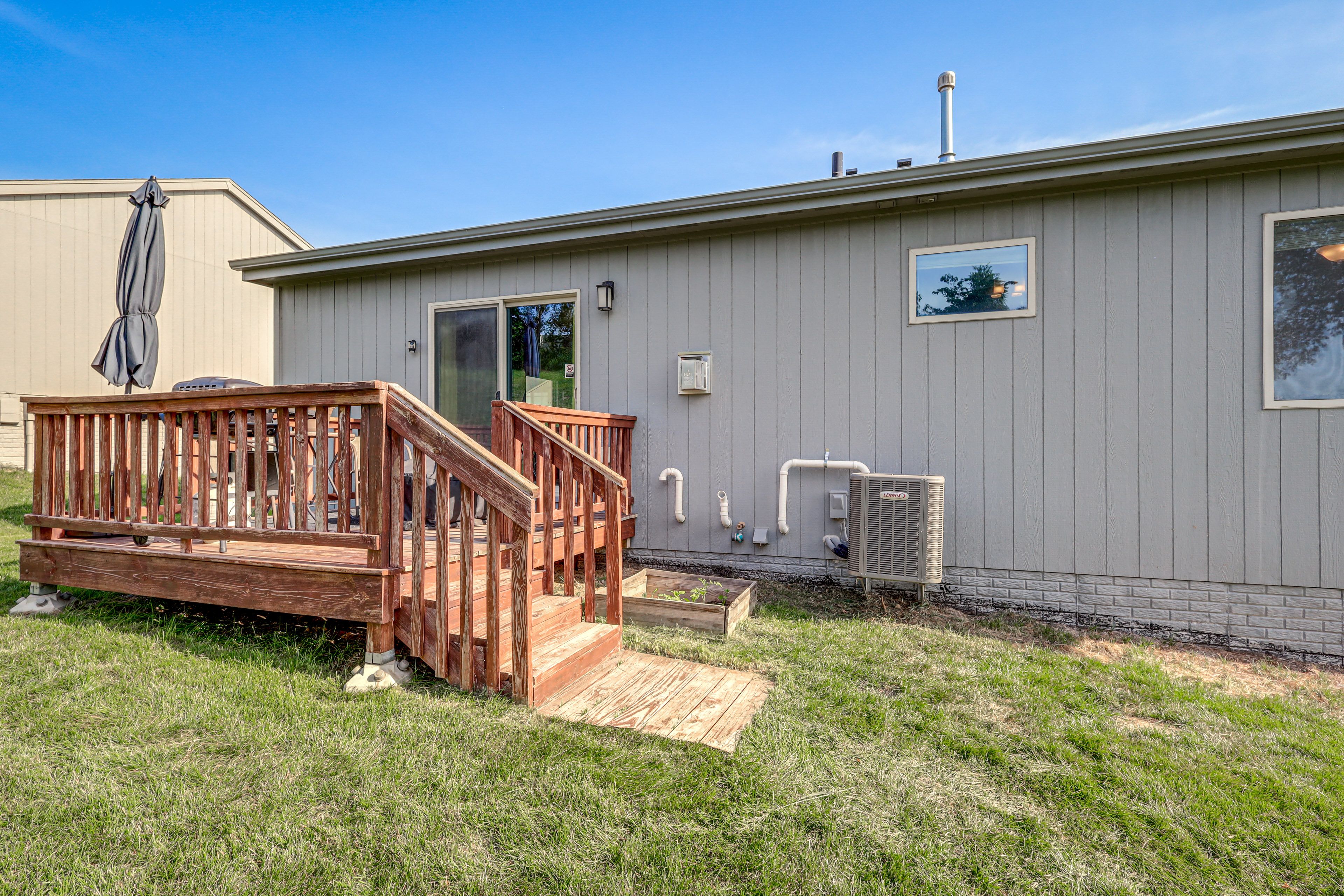 Deck | Gas Grill