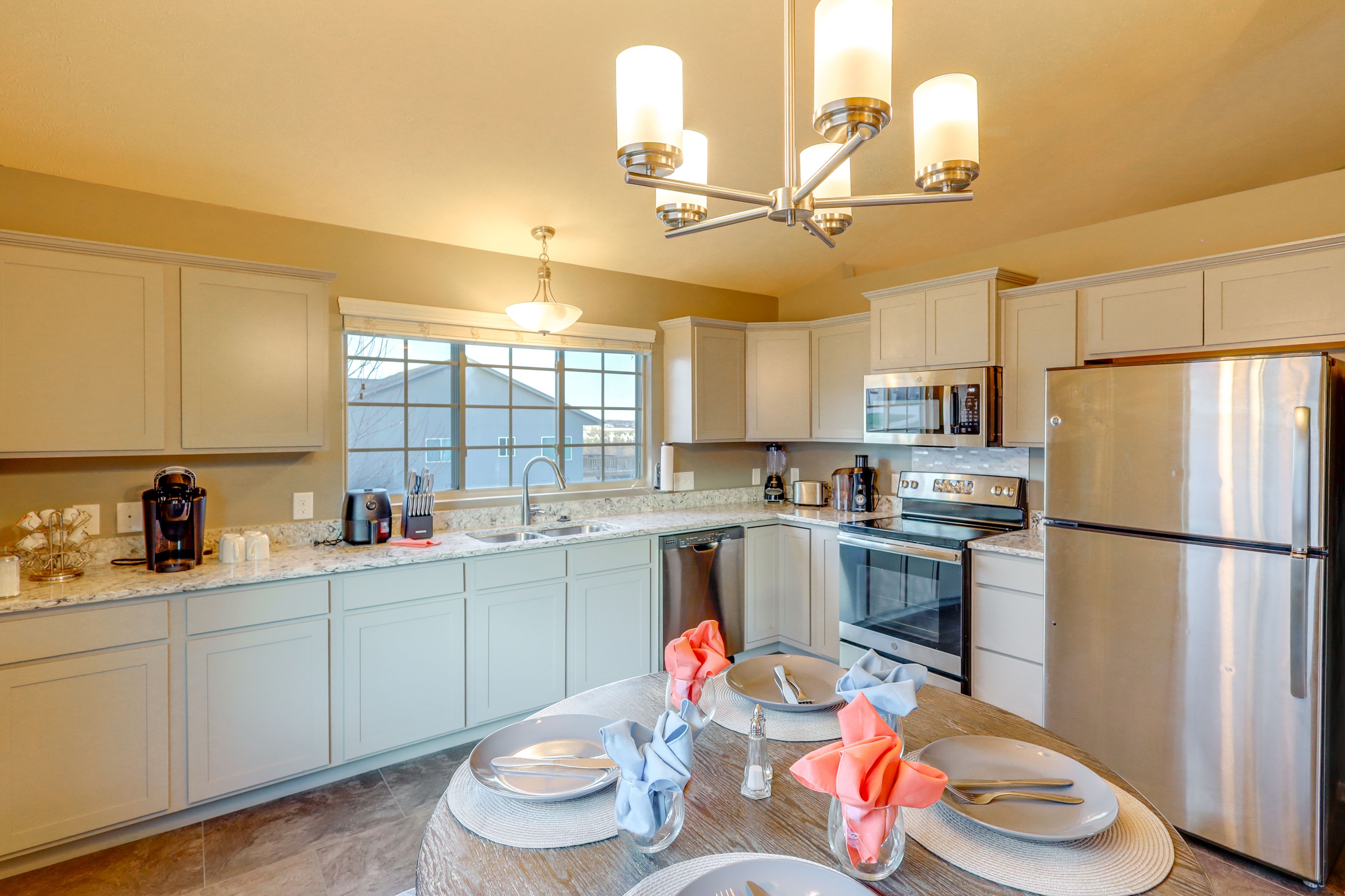 Kitchen | Main Level | Cooking Basics | Keurig Coffee Maker | Blender