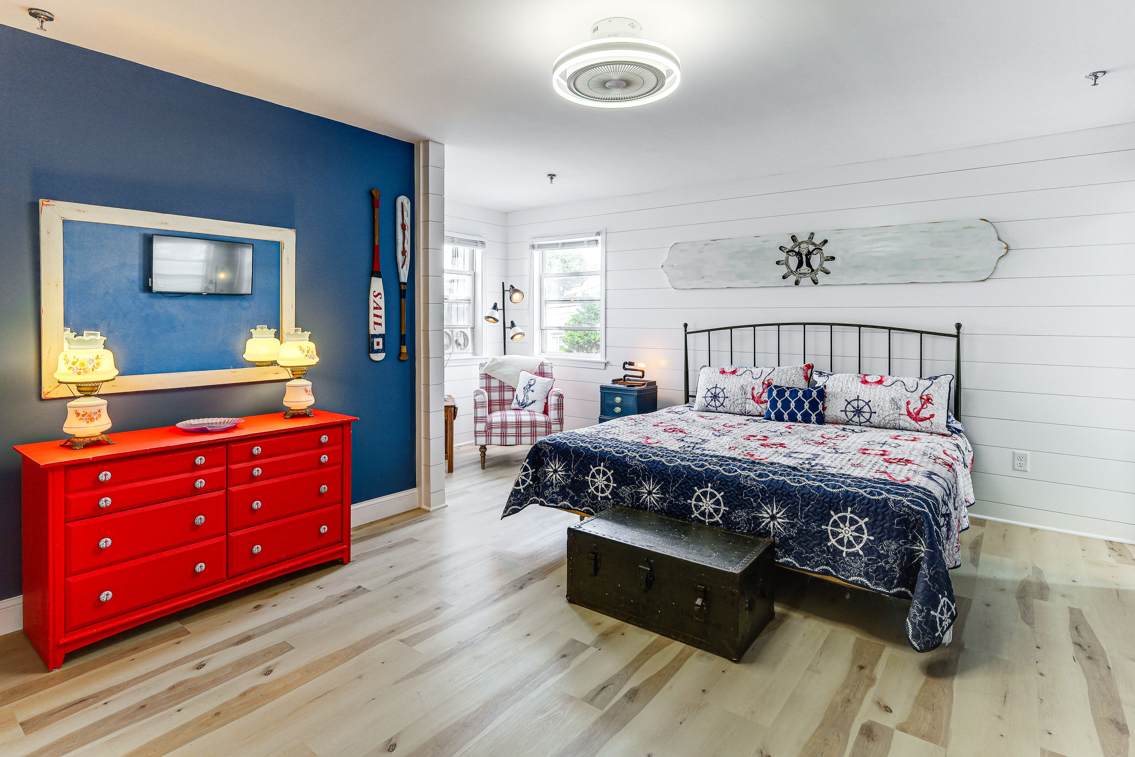 Bedroom 1 | King Bed | Smart TV