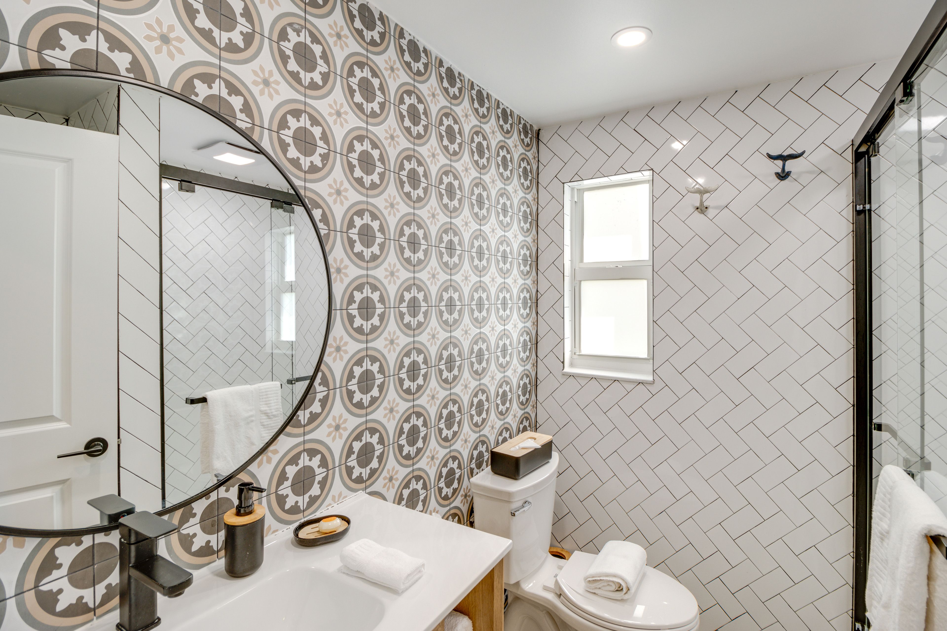 Bathroom | Complimentary Toiletries | 1st Floor