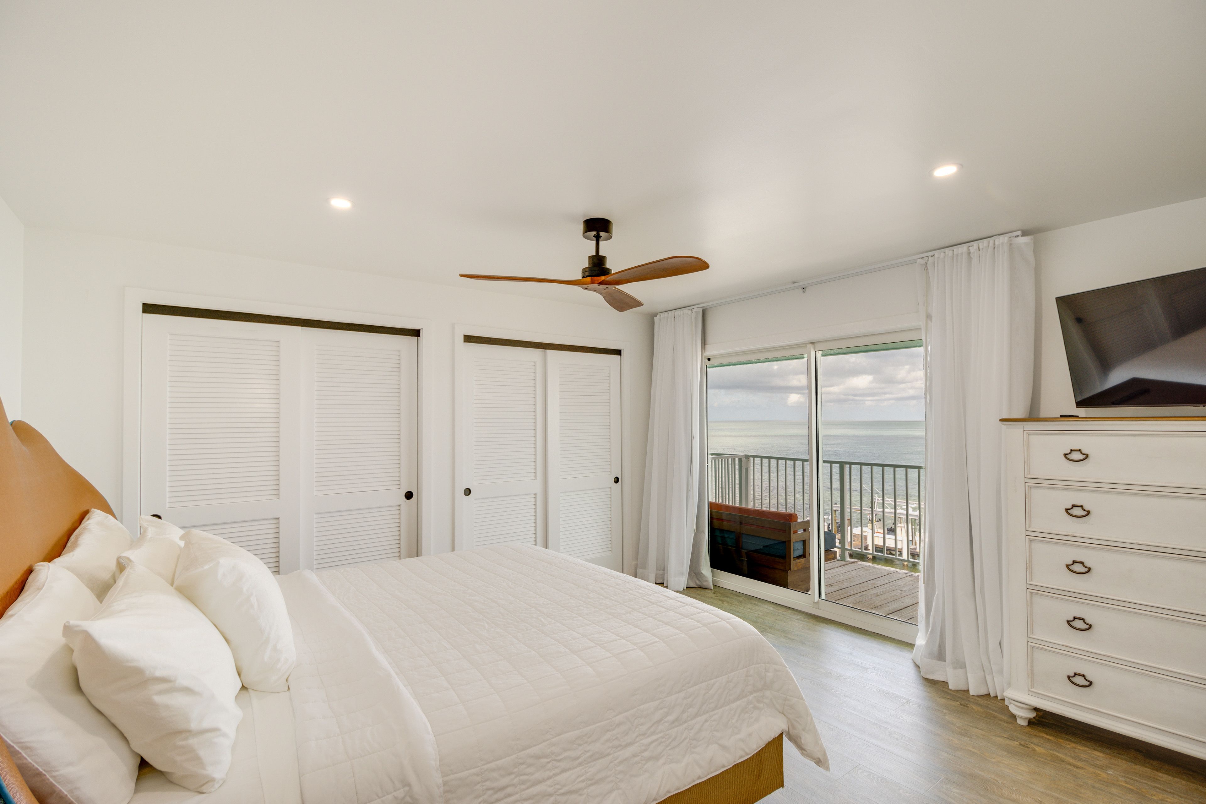Bedroom 3 | King Bed | Smart TV | 2nd Floor