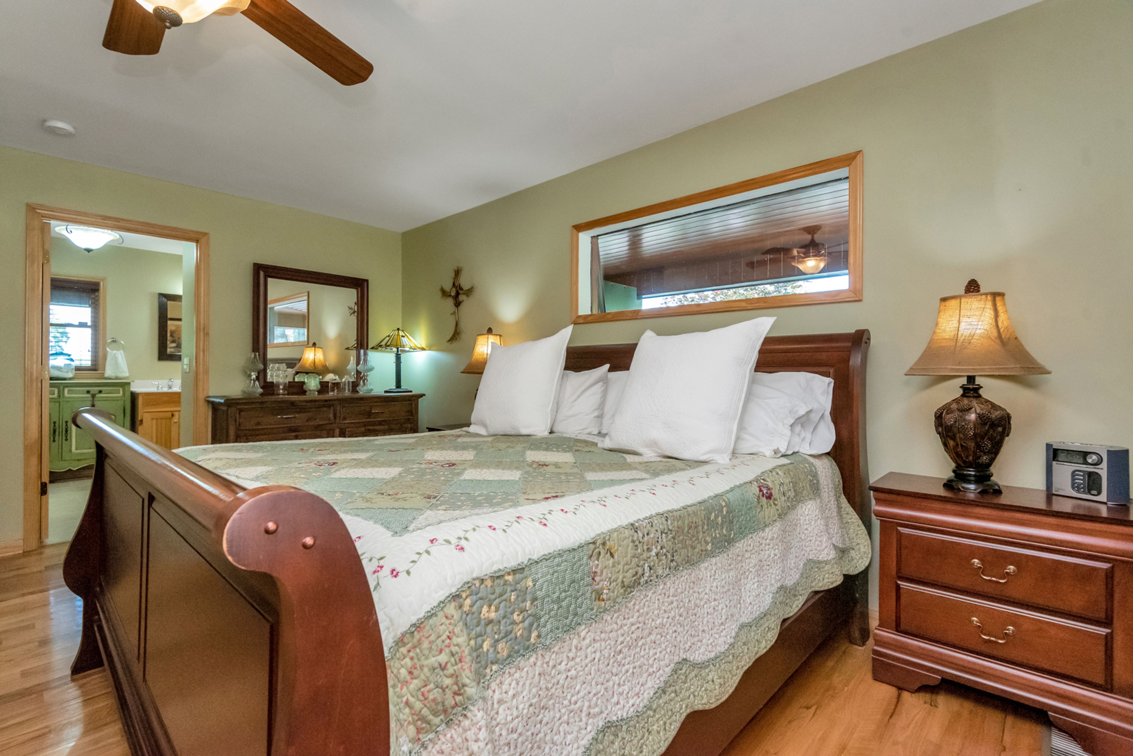 Bedroom 1 | King Bed | 1st Floor | En-Suite Bathroom