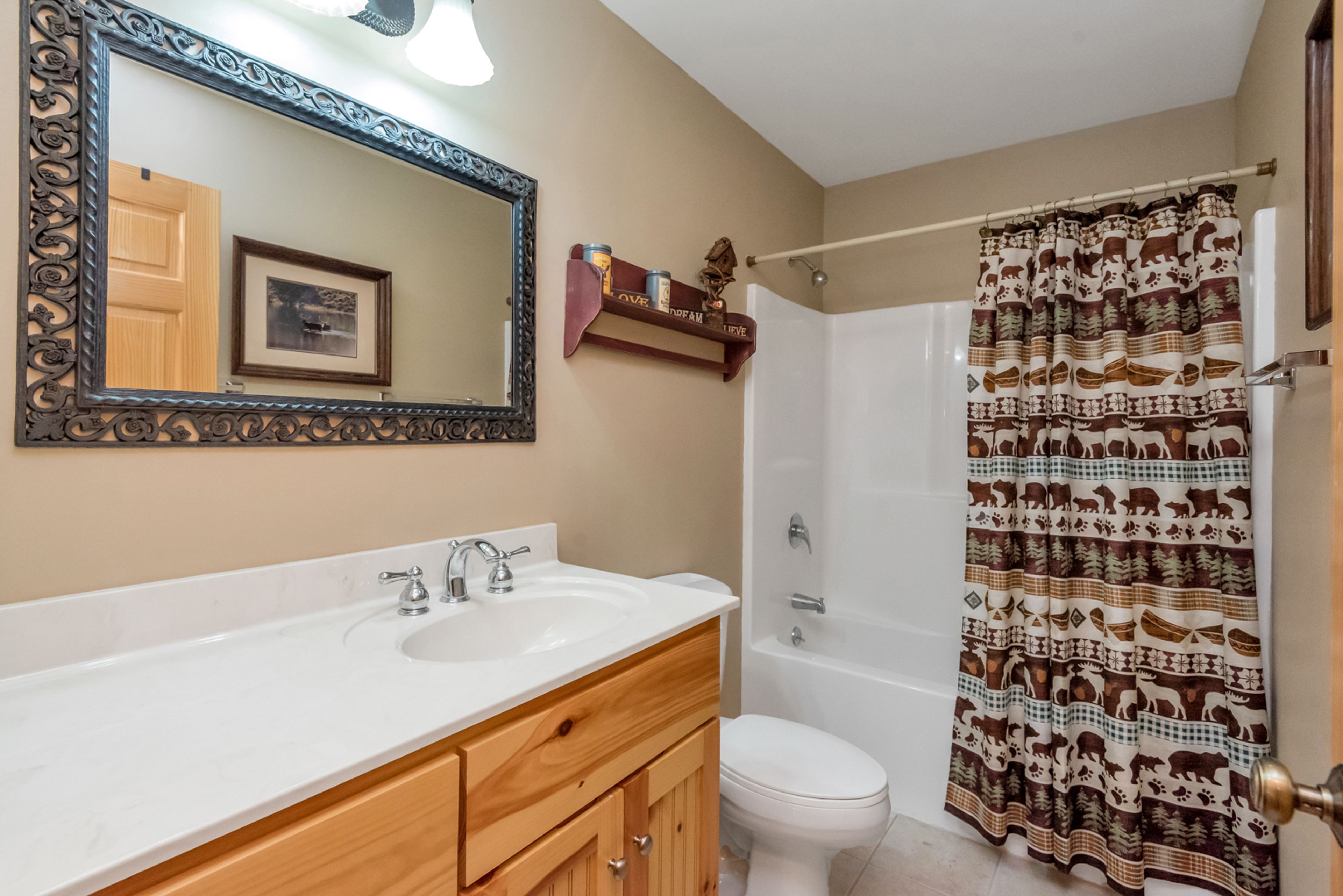 Full Bathroom | 2nd Floor