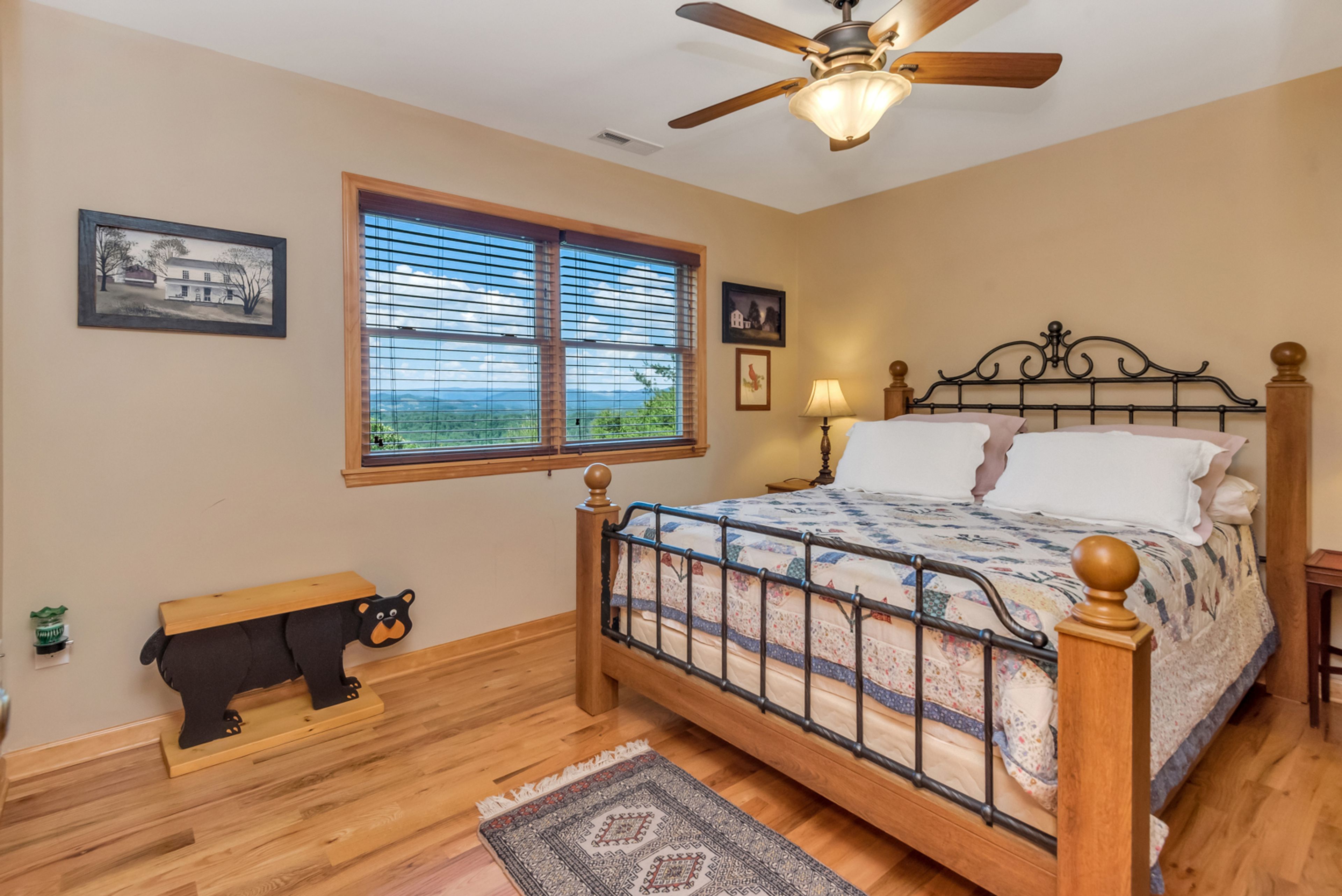Bedroom 2 | Queen Bed | 2nd Floor