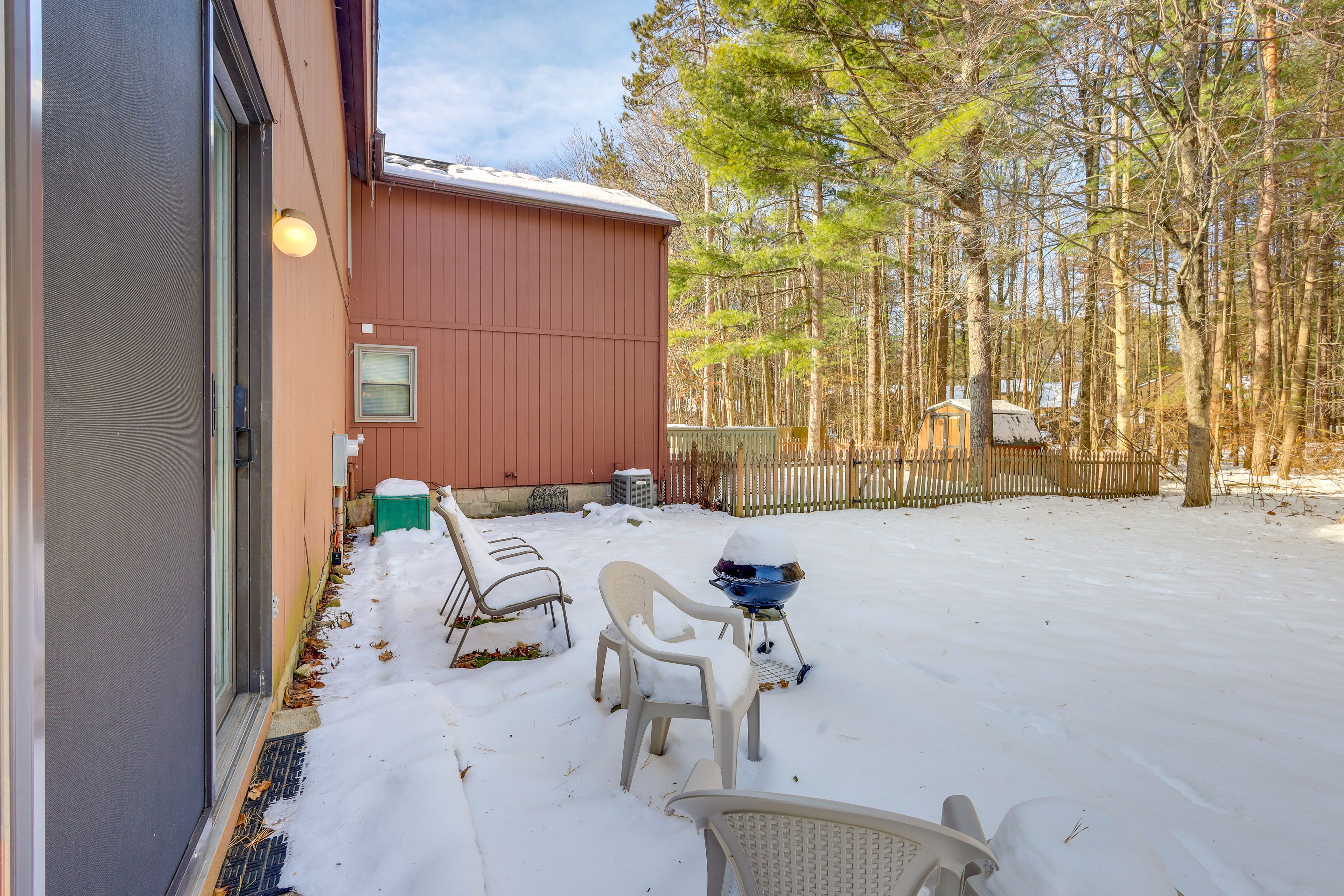 Furnished Patio | Charcoal Grill | Private Yard