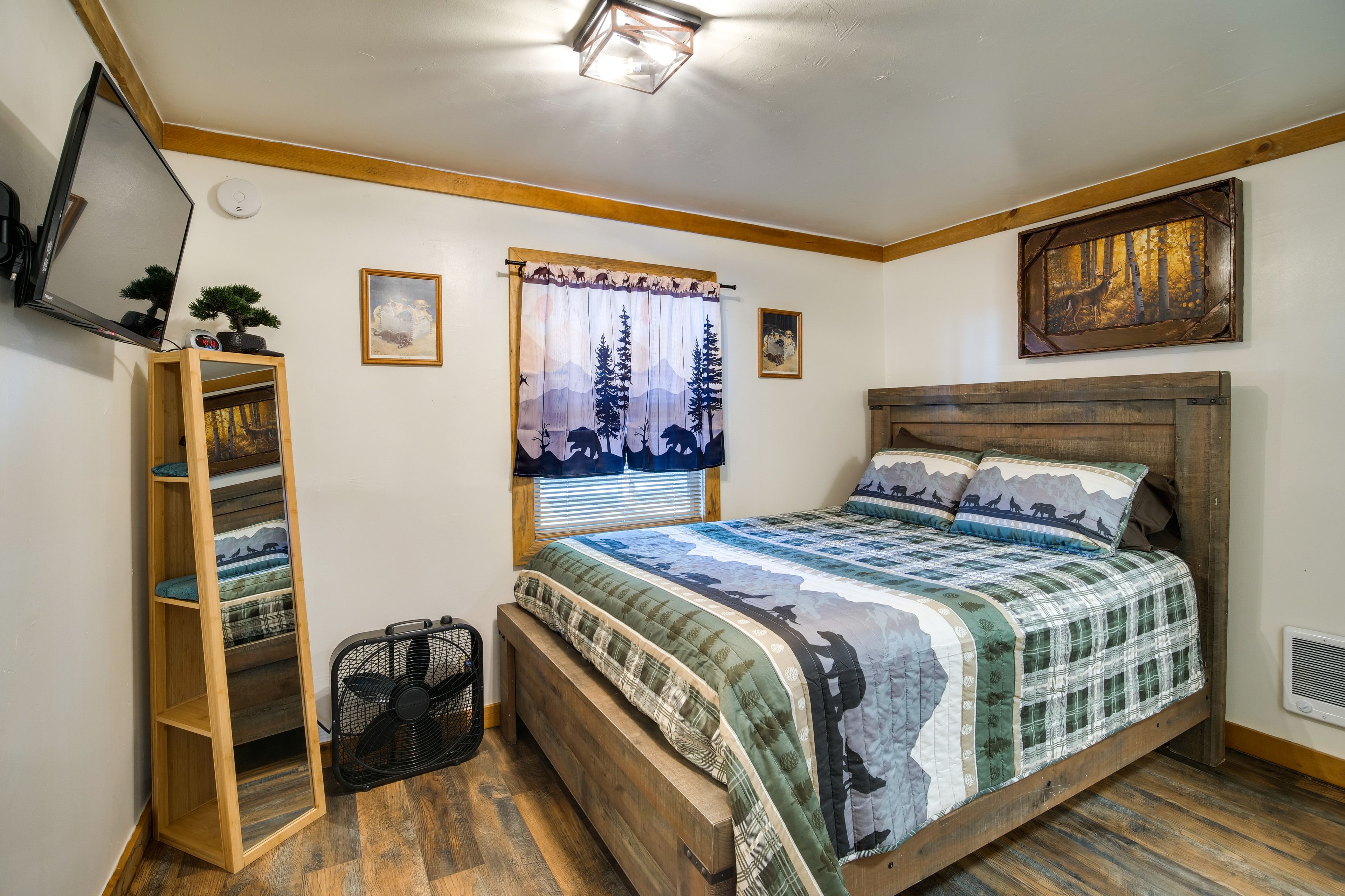 Studio | Queen Bed | Smart TV | Electric Heating
