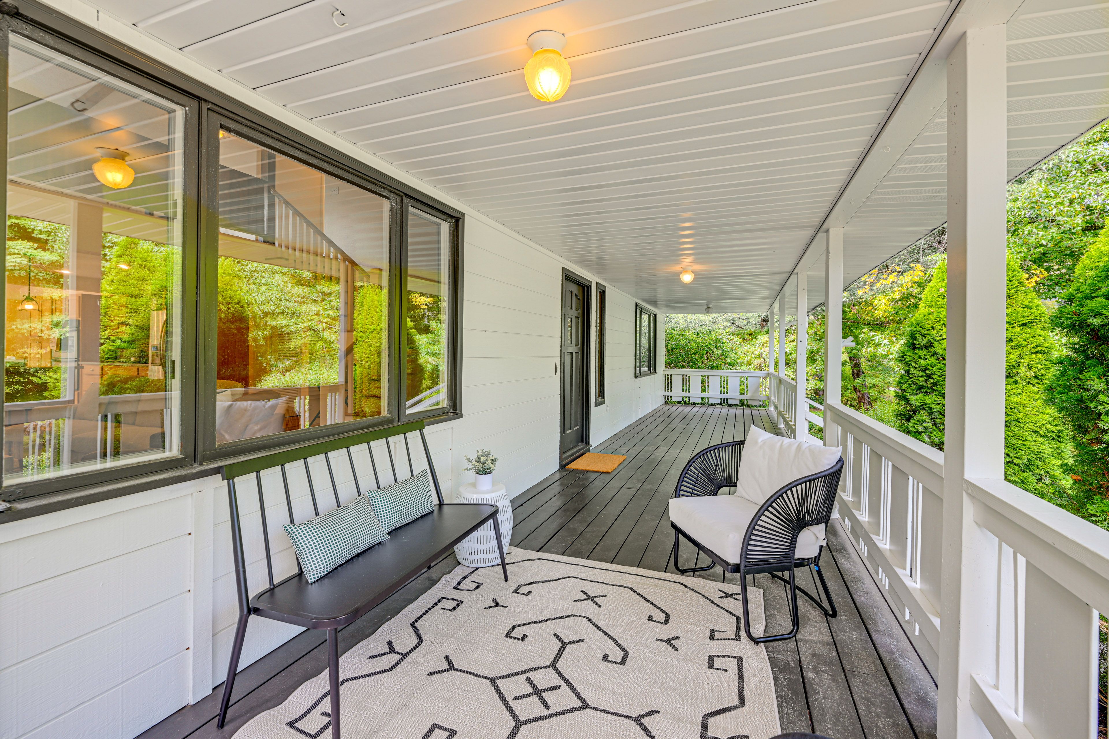 House Exterior | Furnished Porch