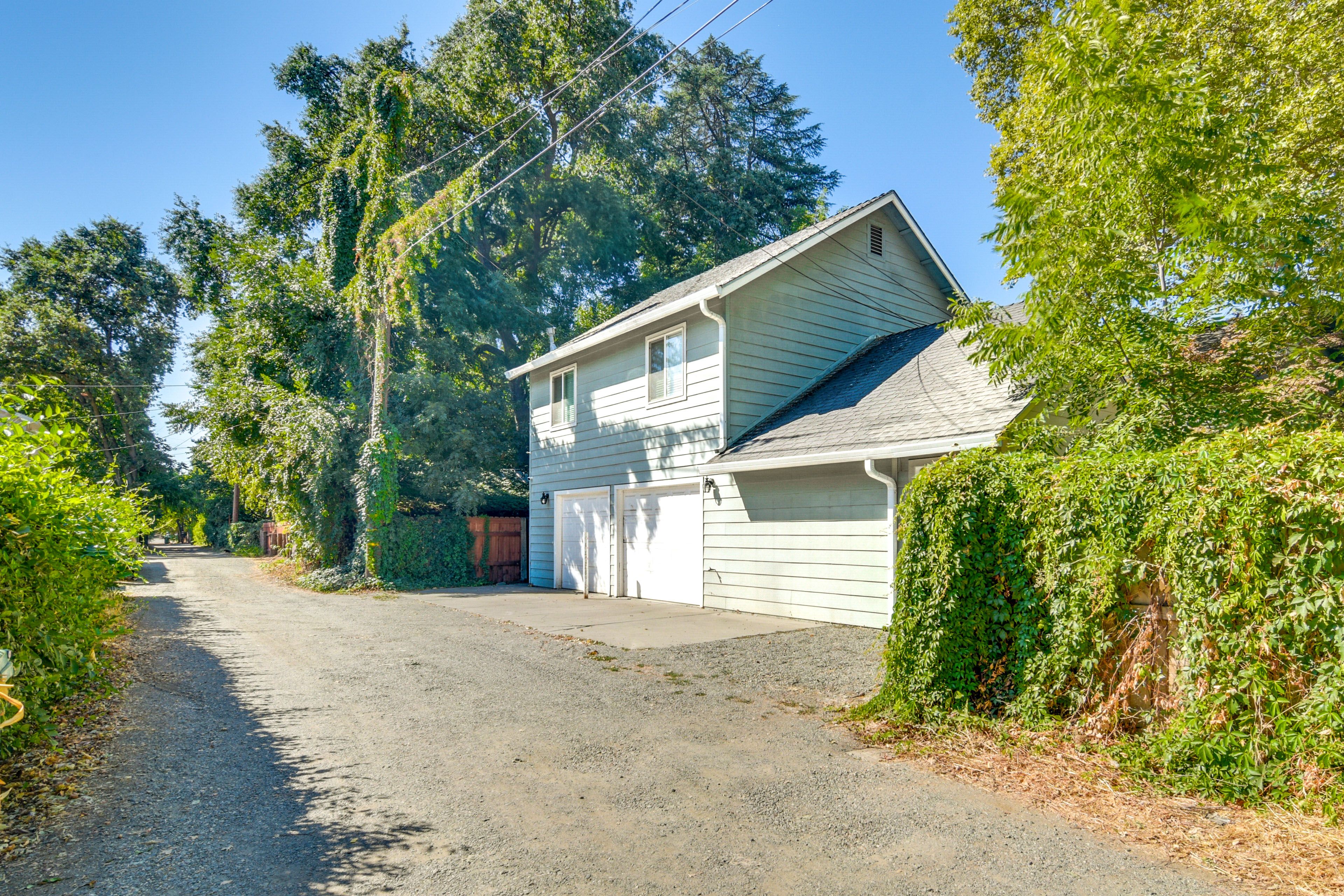 Parking | Driveway (1 Vehicle)