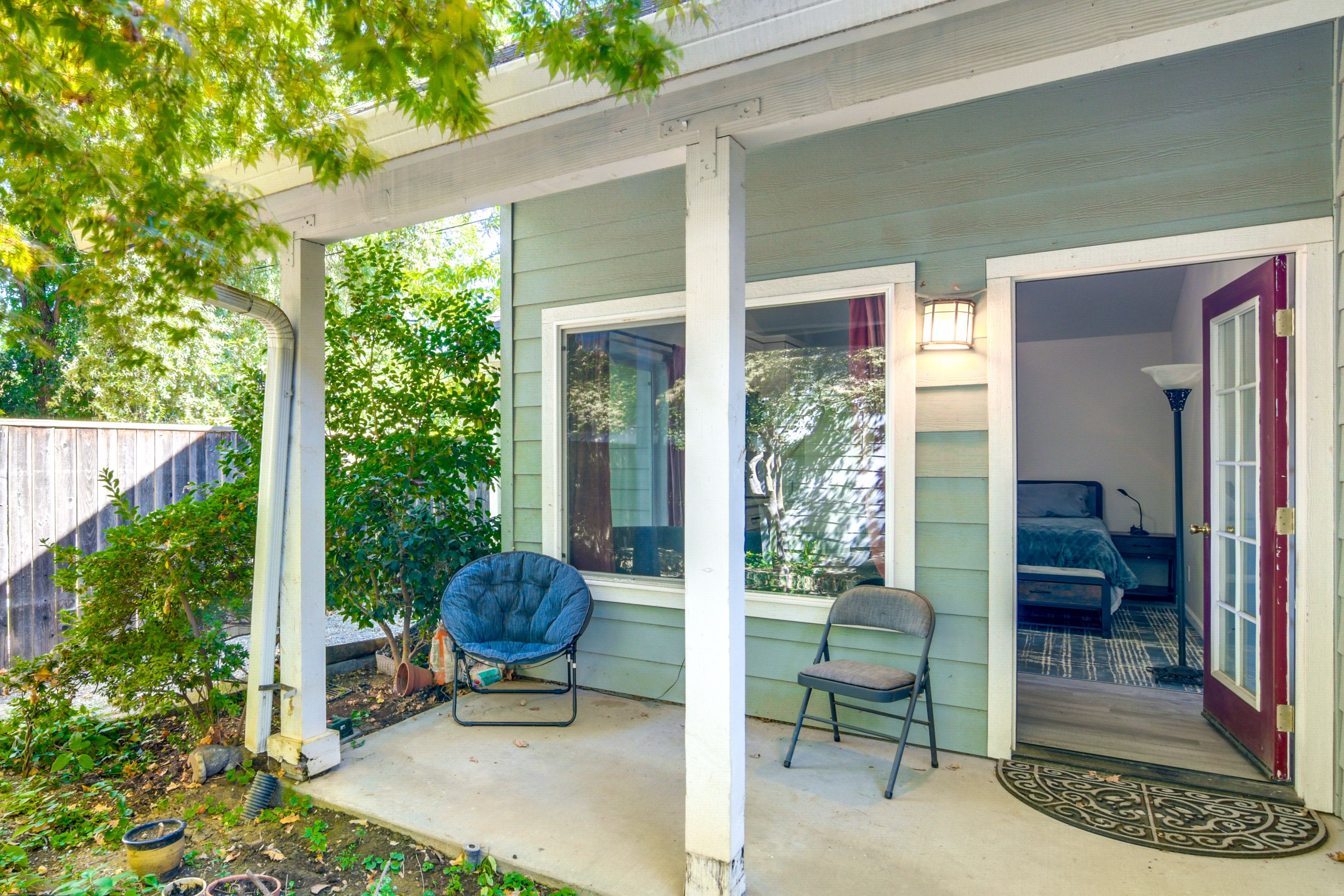 Private Patio | Shared Courtyard