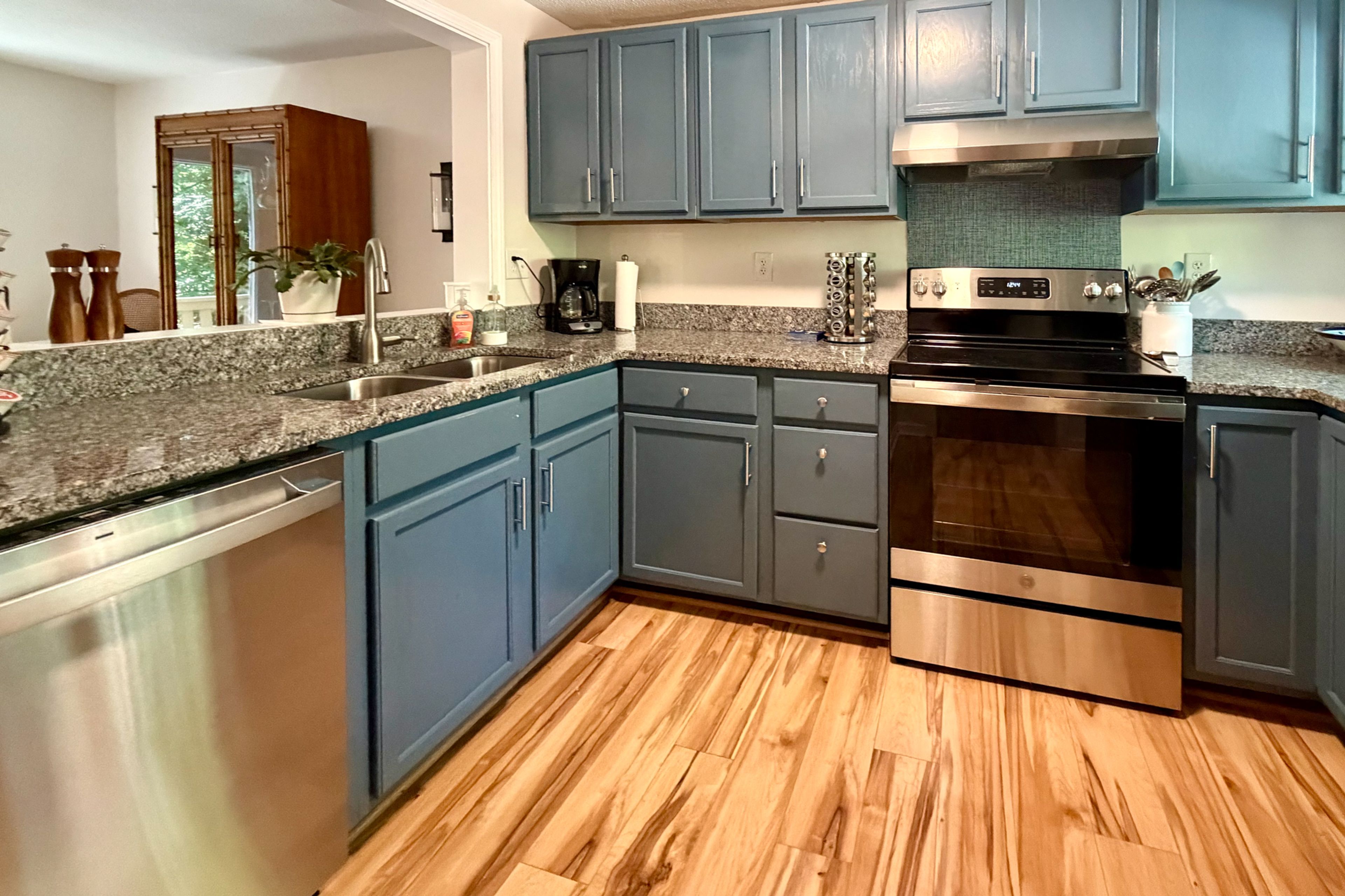 Kitchen | Cooking Basics | Dishwasher | 1st Floor