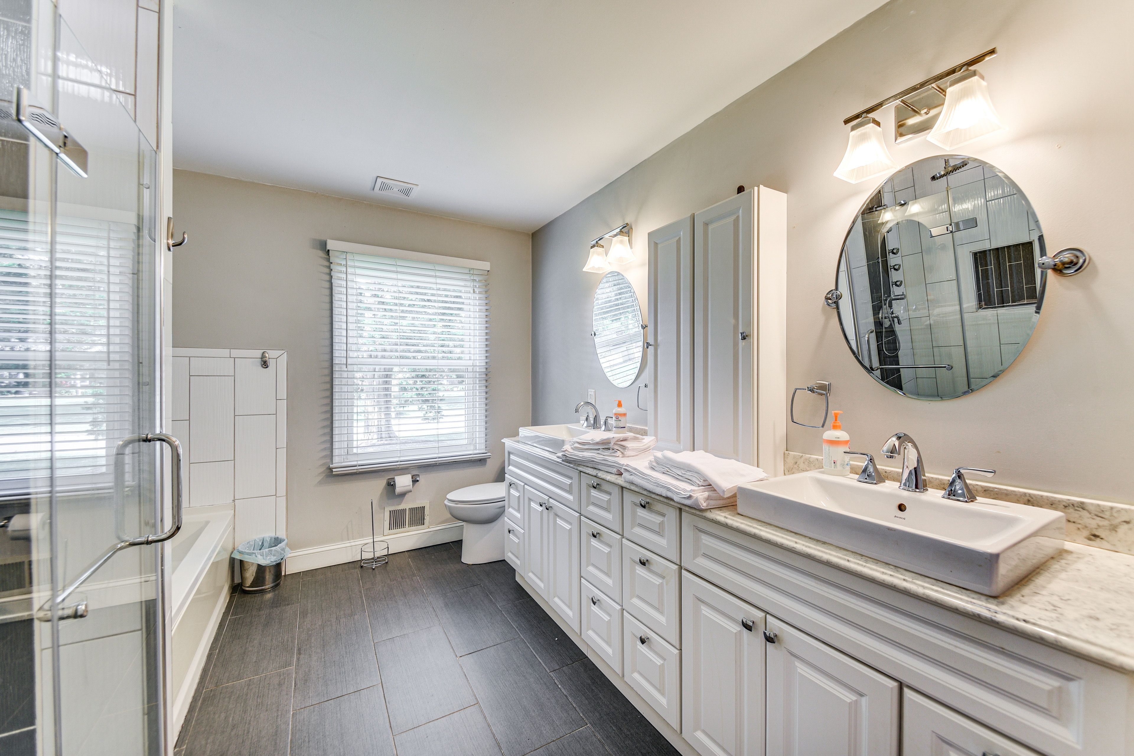 En-Suite Bathroom | Towels Provided