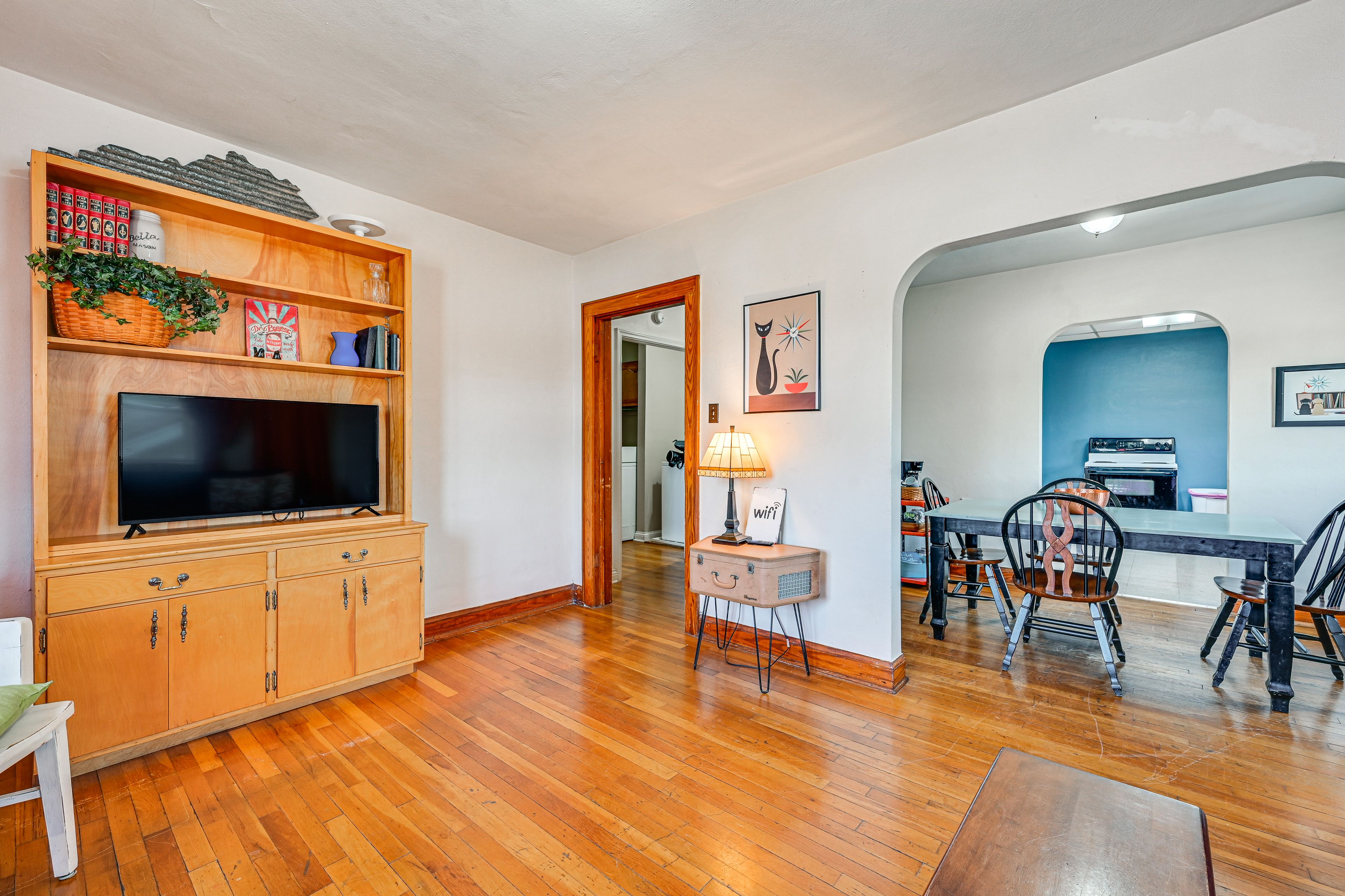 Living Room | Free WiFi | Smart TV