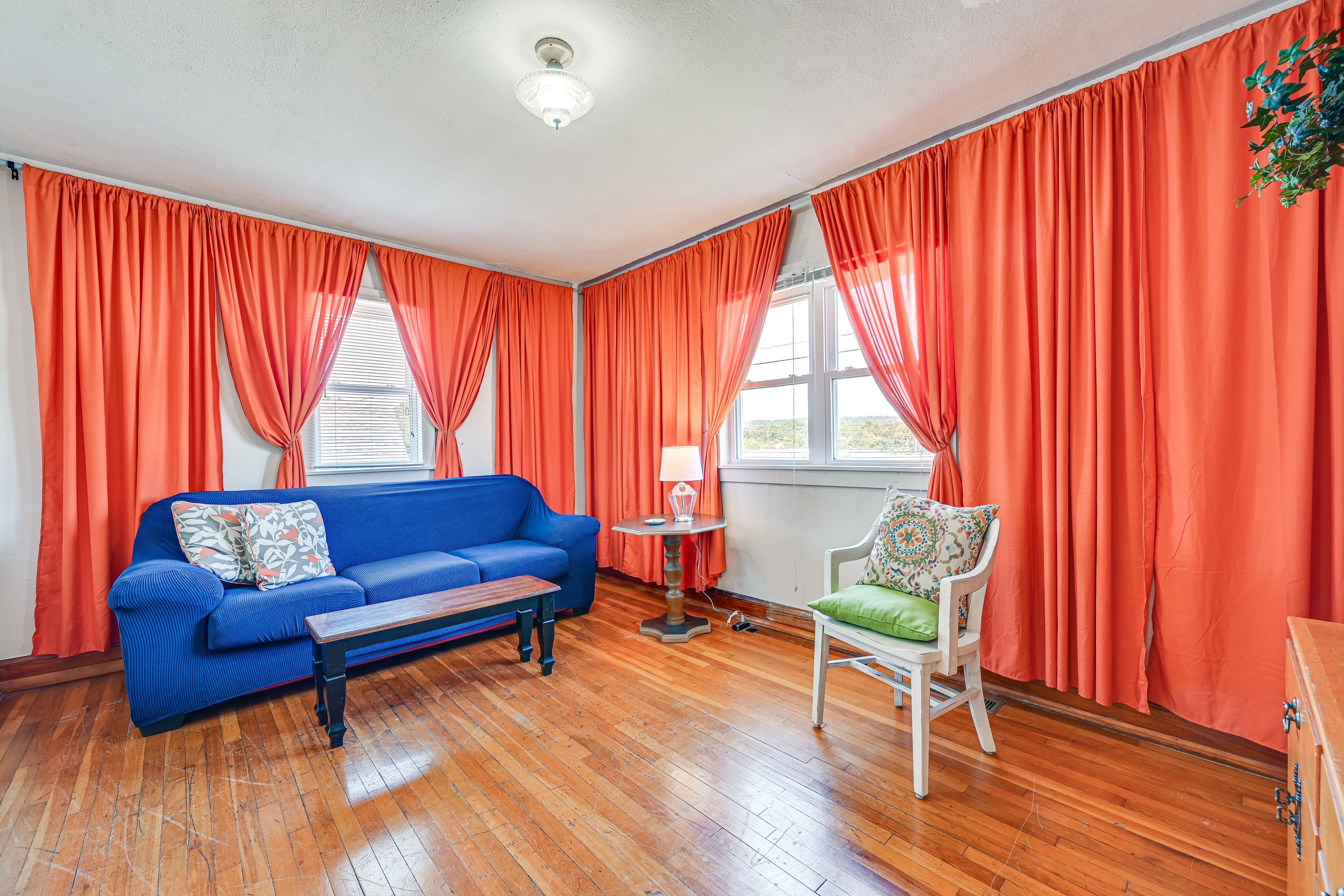 Horse Cave Vacation Rental | 2BR | 1BA | 1,000 Sq Ft | Stairs Required