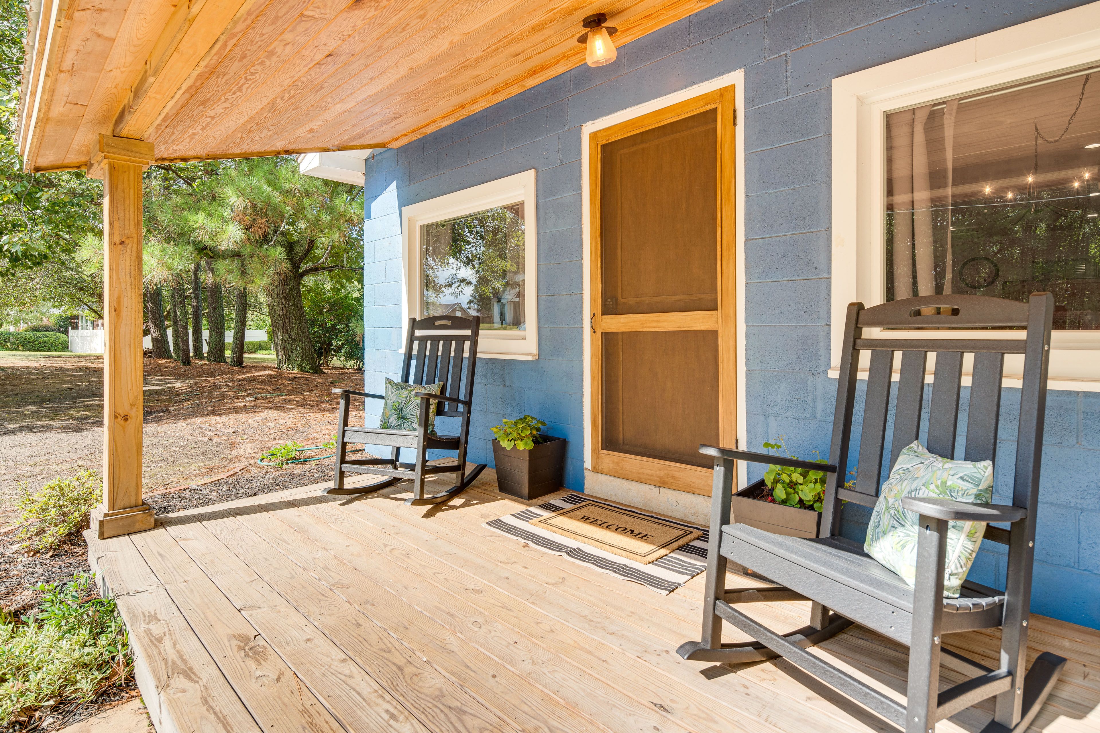 Front Porch | Private Entrance