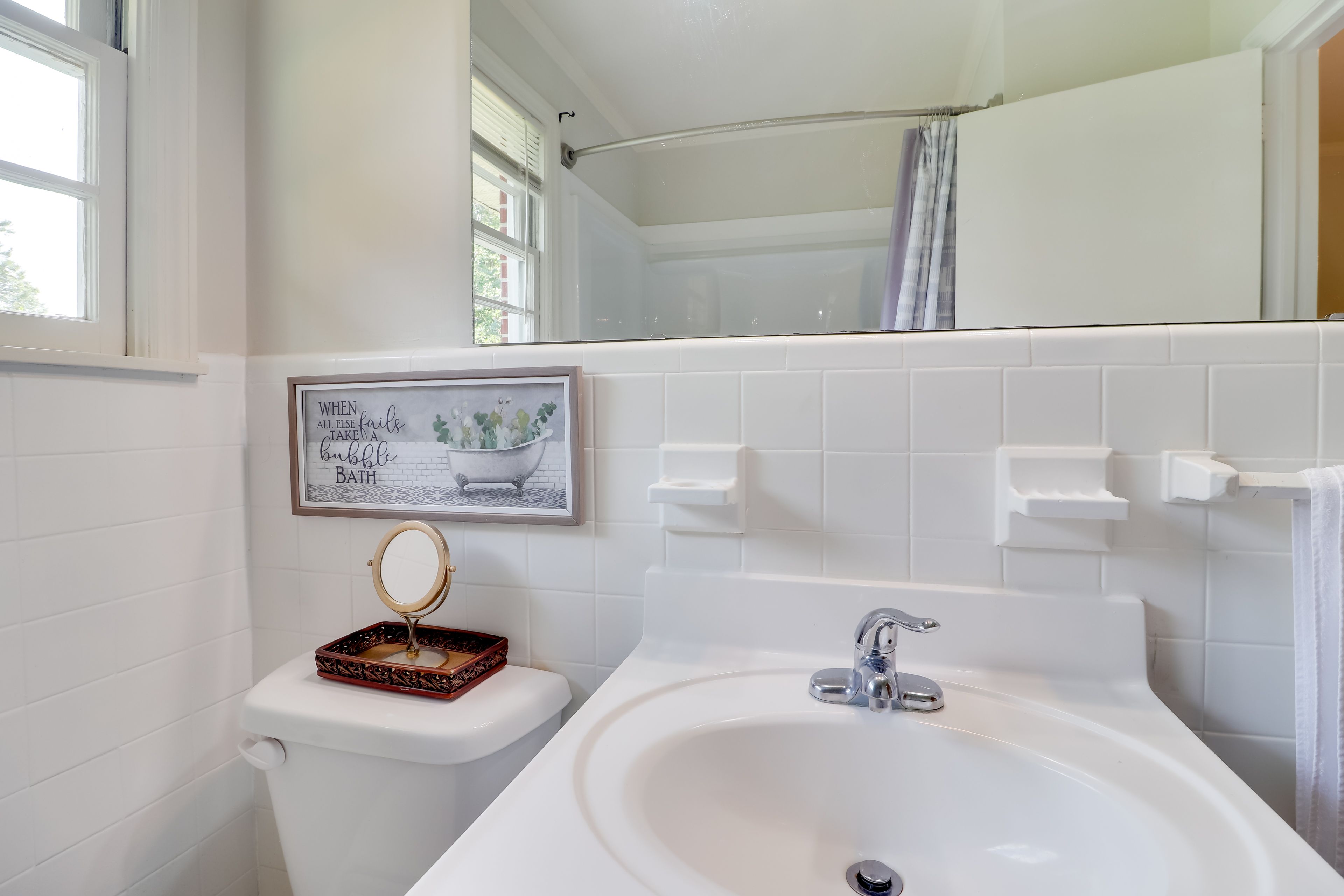 Full Bathroom | Shower/Tub Combo