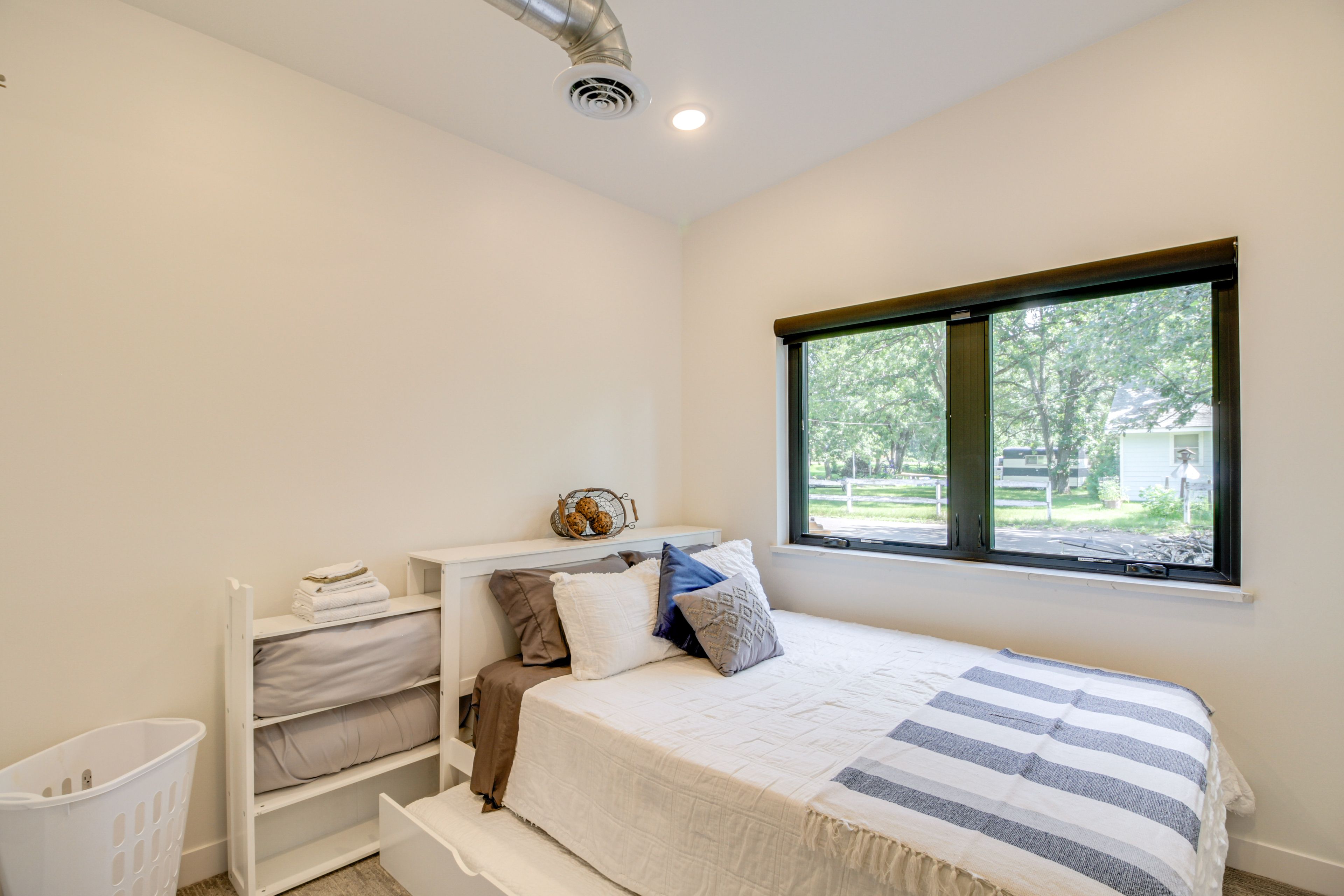 Bedroom 3 | Queen Bed w/ Twin XL Trundle