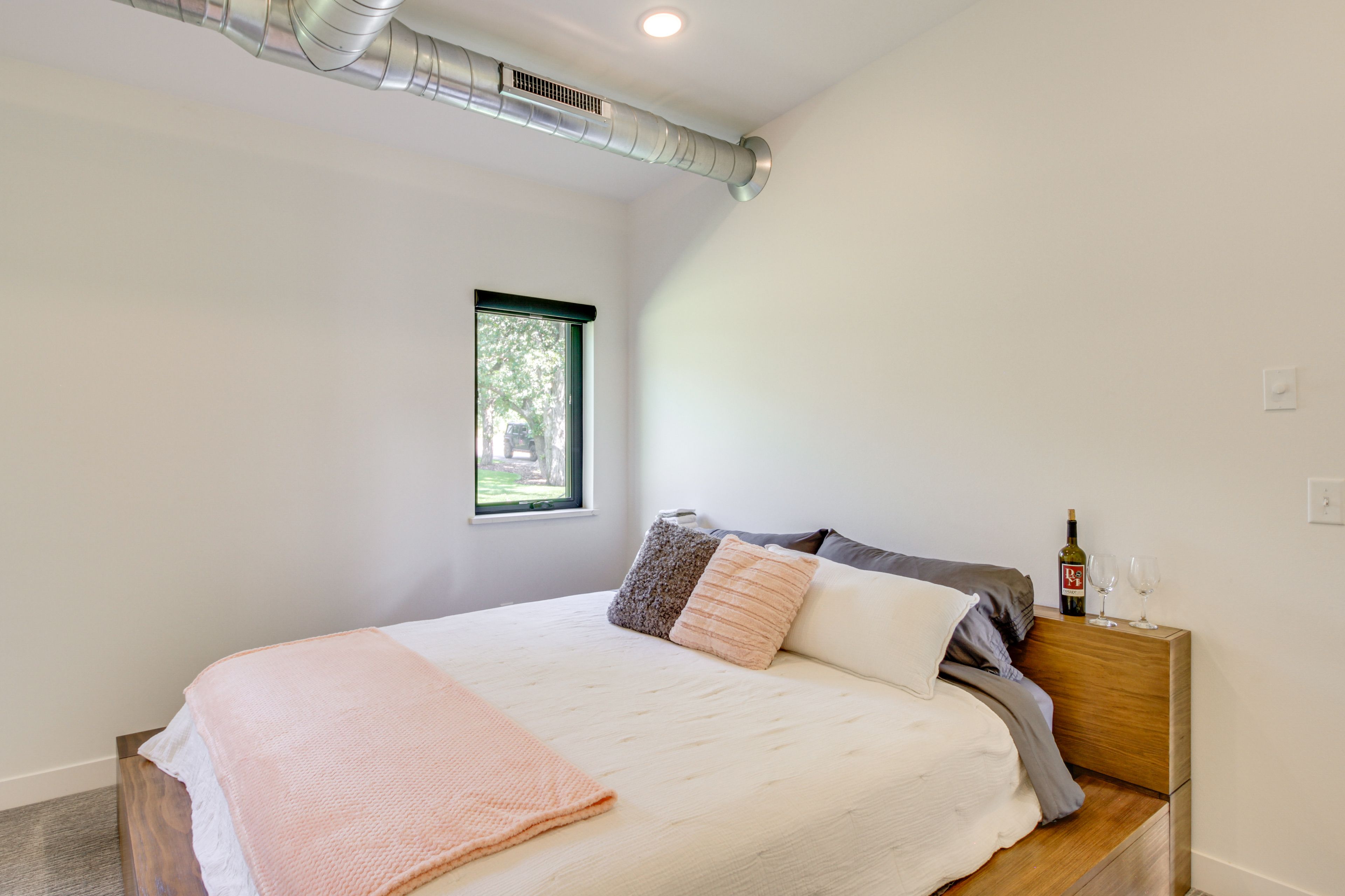Bedroom 1 | Queen Bed | Linens Provided