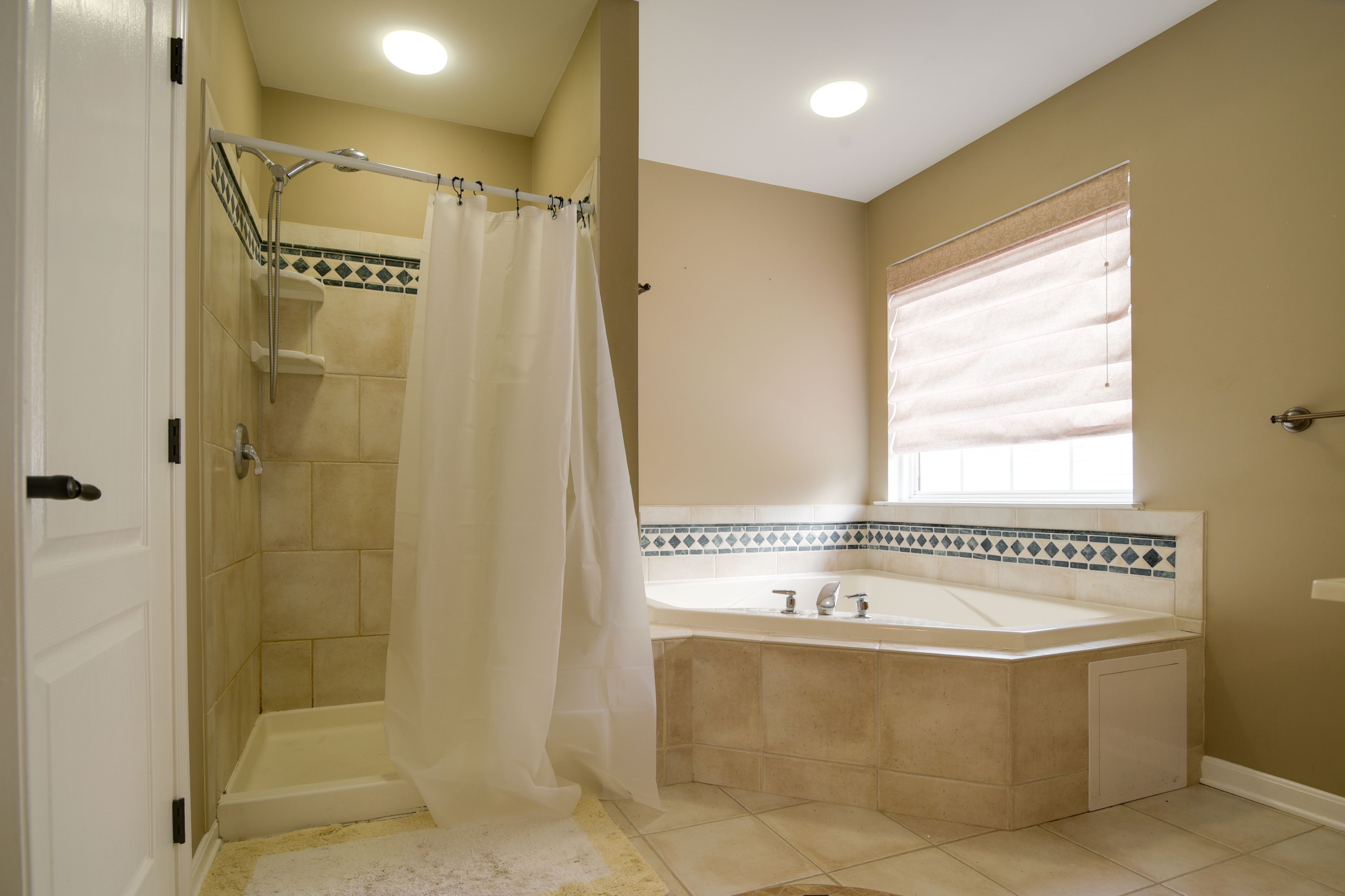 En-Suite Bathroom | 2nd Floor