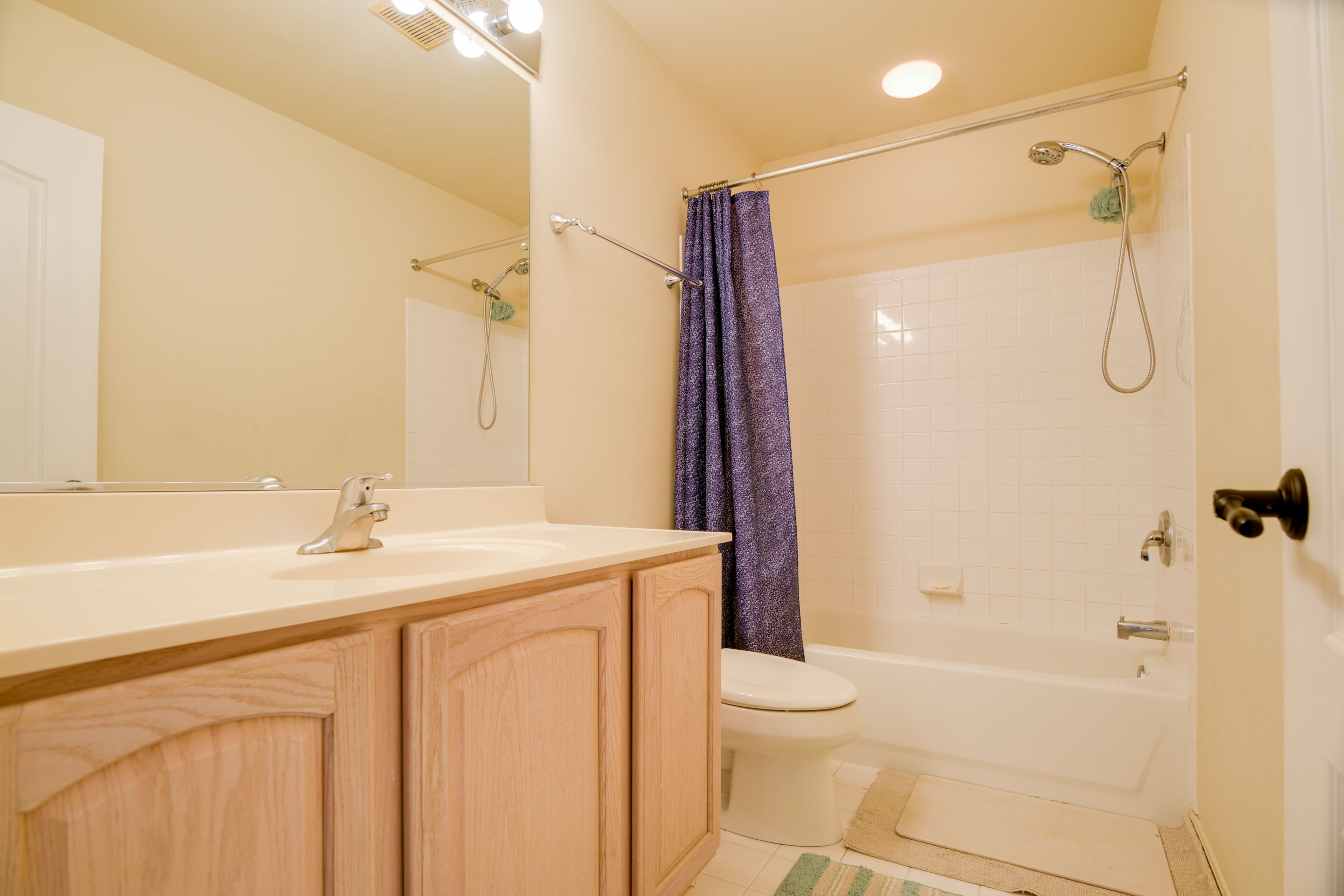 Bathroom | 2nd Floor