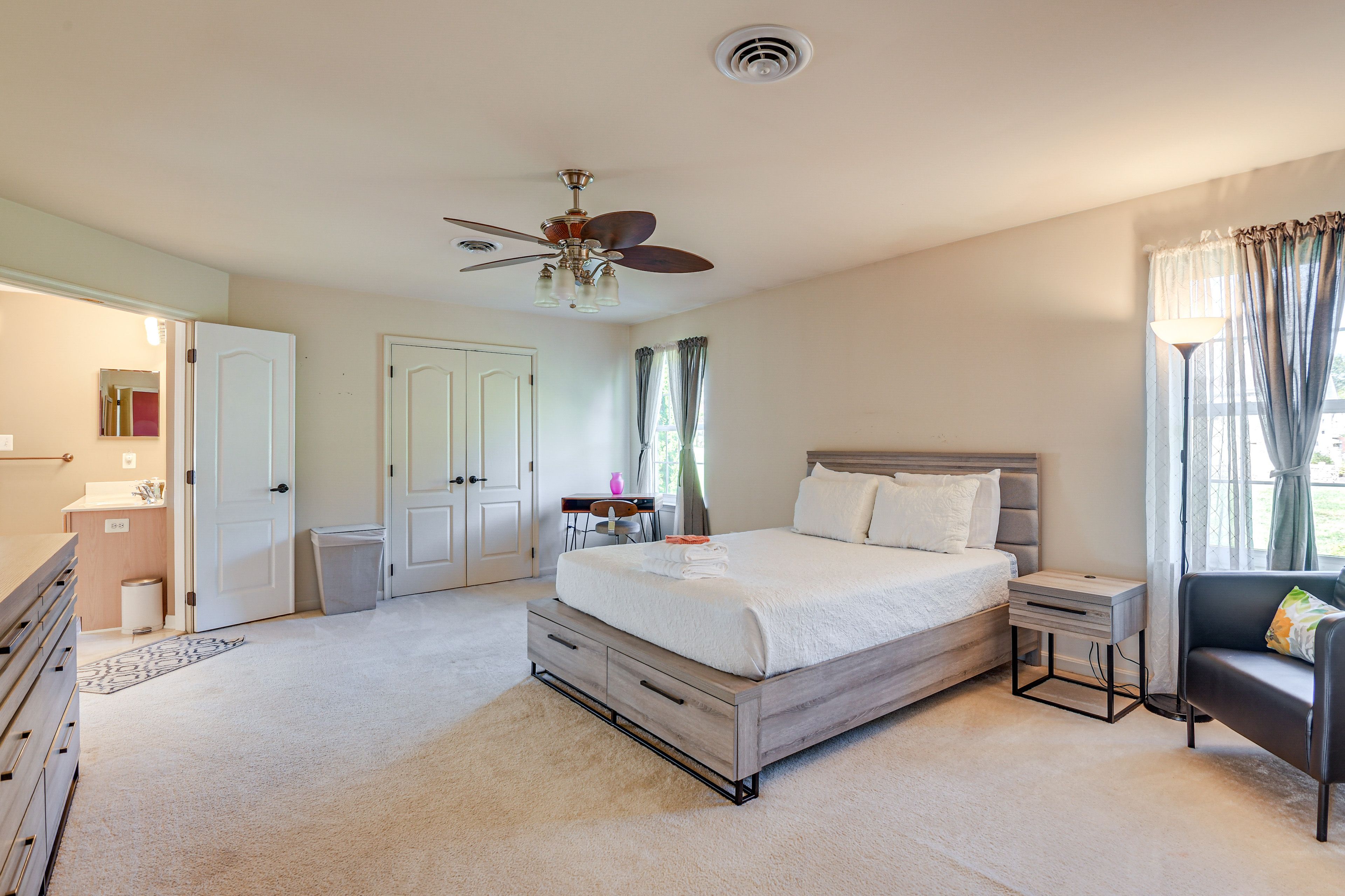 Bedroom 1 | Queen Bed | 2nd Floor