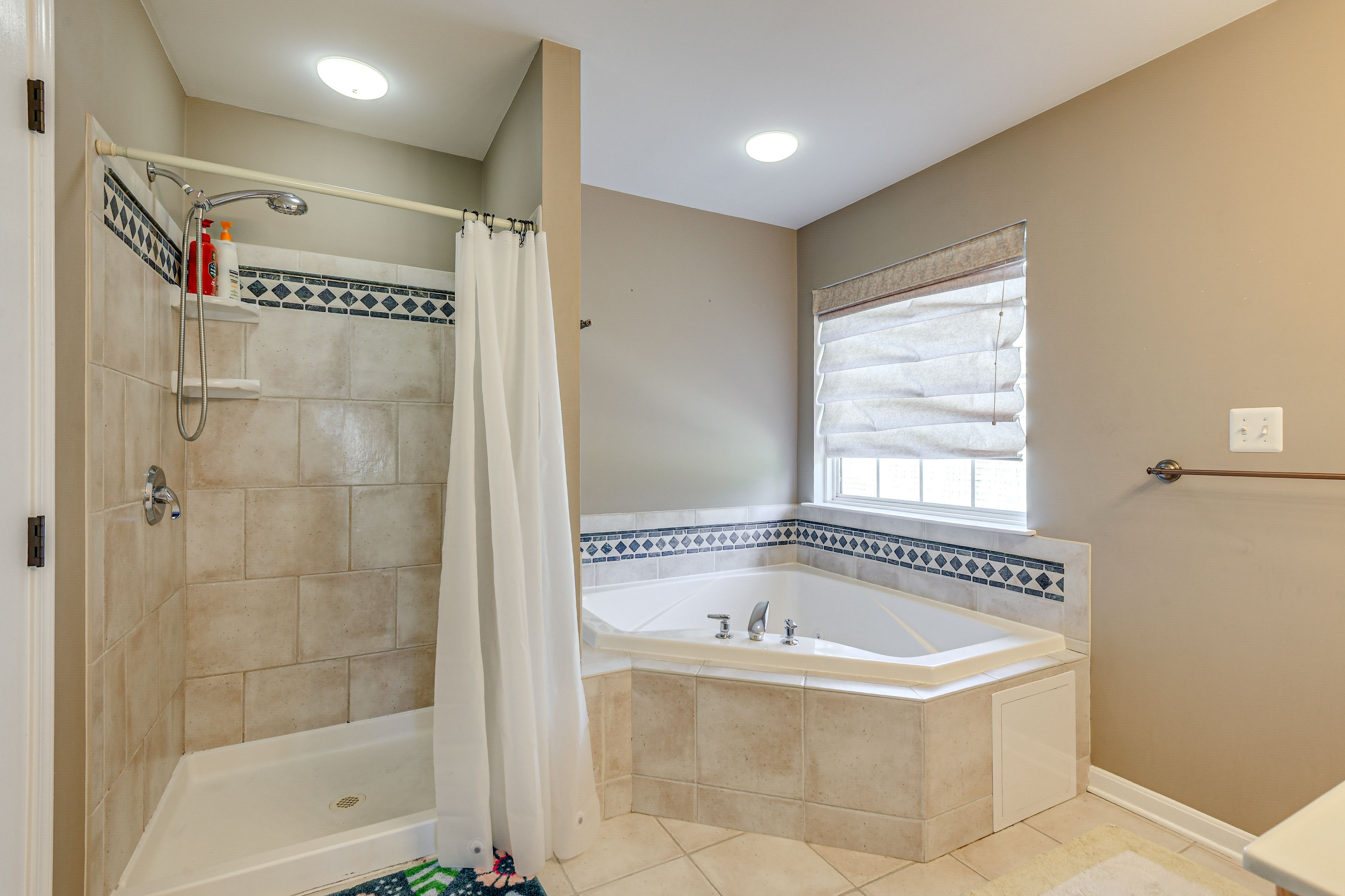 En-Suite Bathroom | 2nd Floor