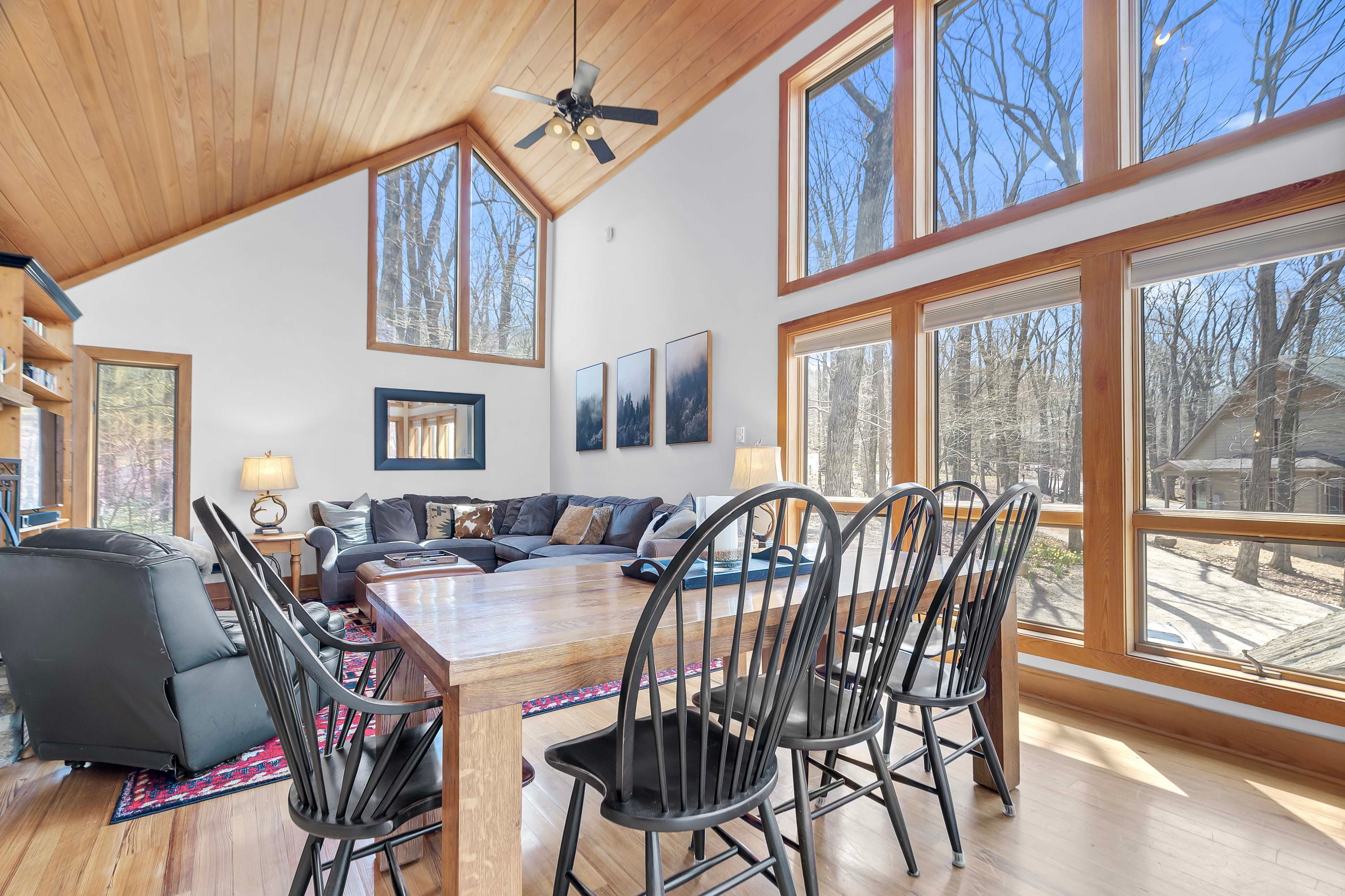 Dining Area | 2nd Floor | Dishware/Flatware | Central Heating & A/C