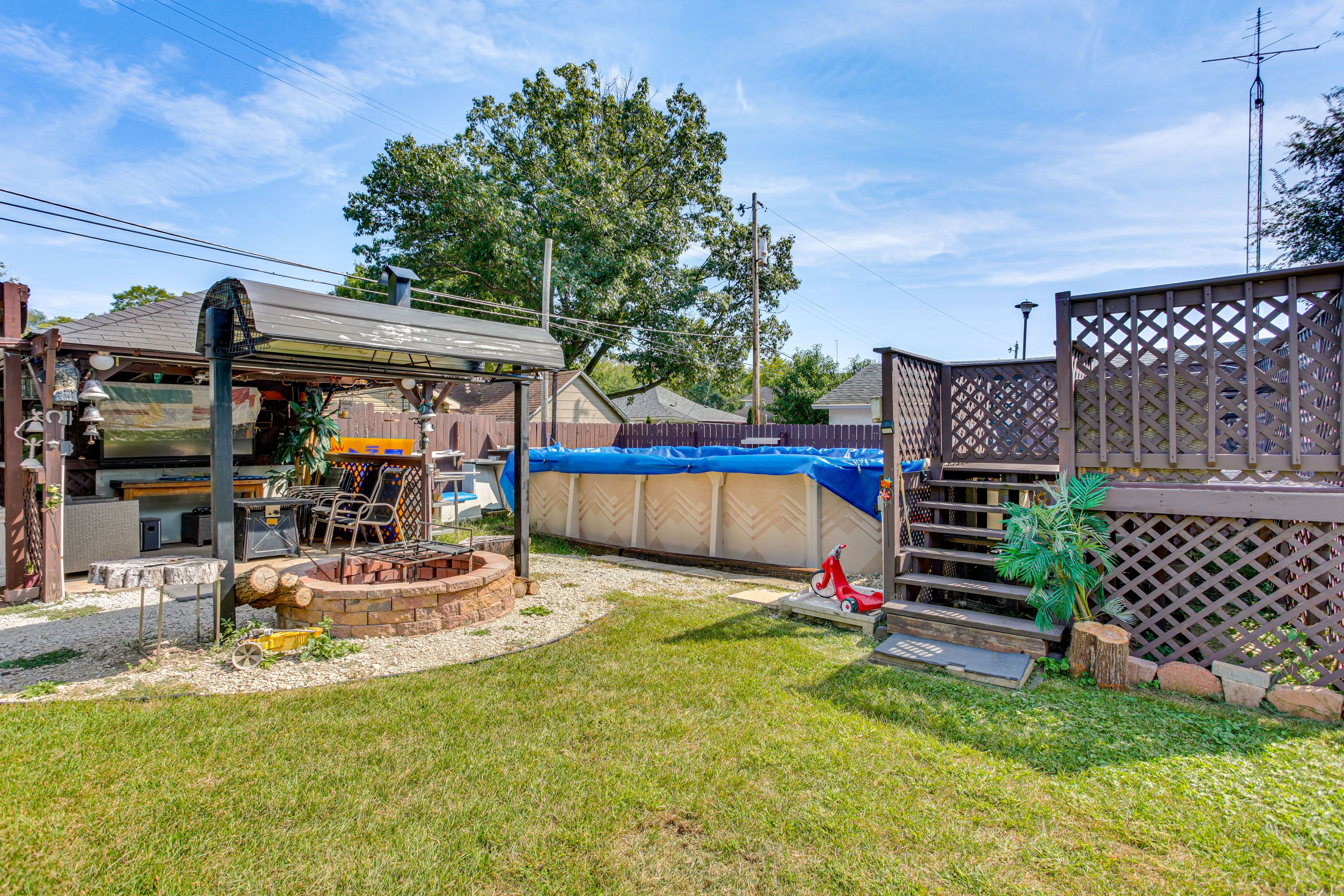 Fenced Backyard | Pool (Open June/July/August, Not Heated)