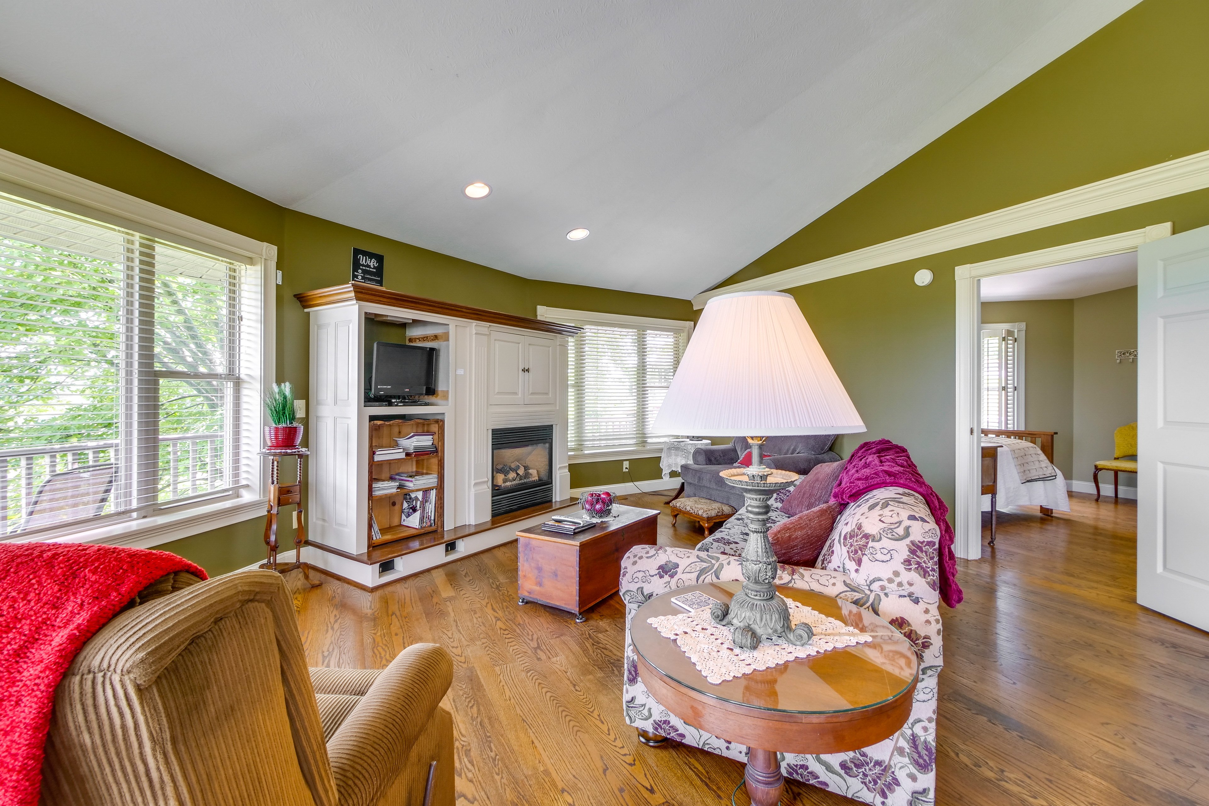 Living Area | Fireplace | TV