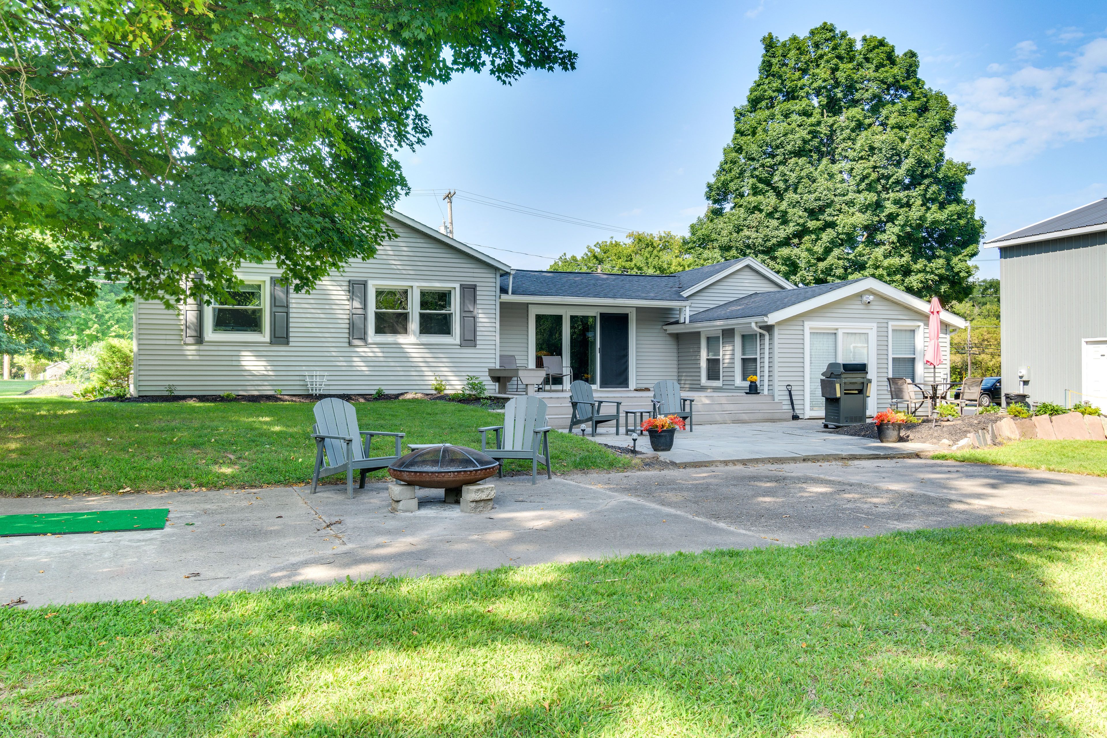 Fire Pit | 60-Foot Chipping Green