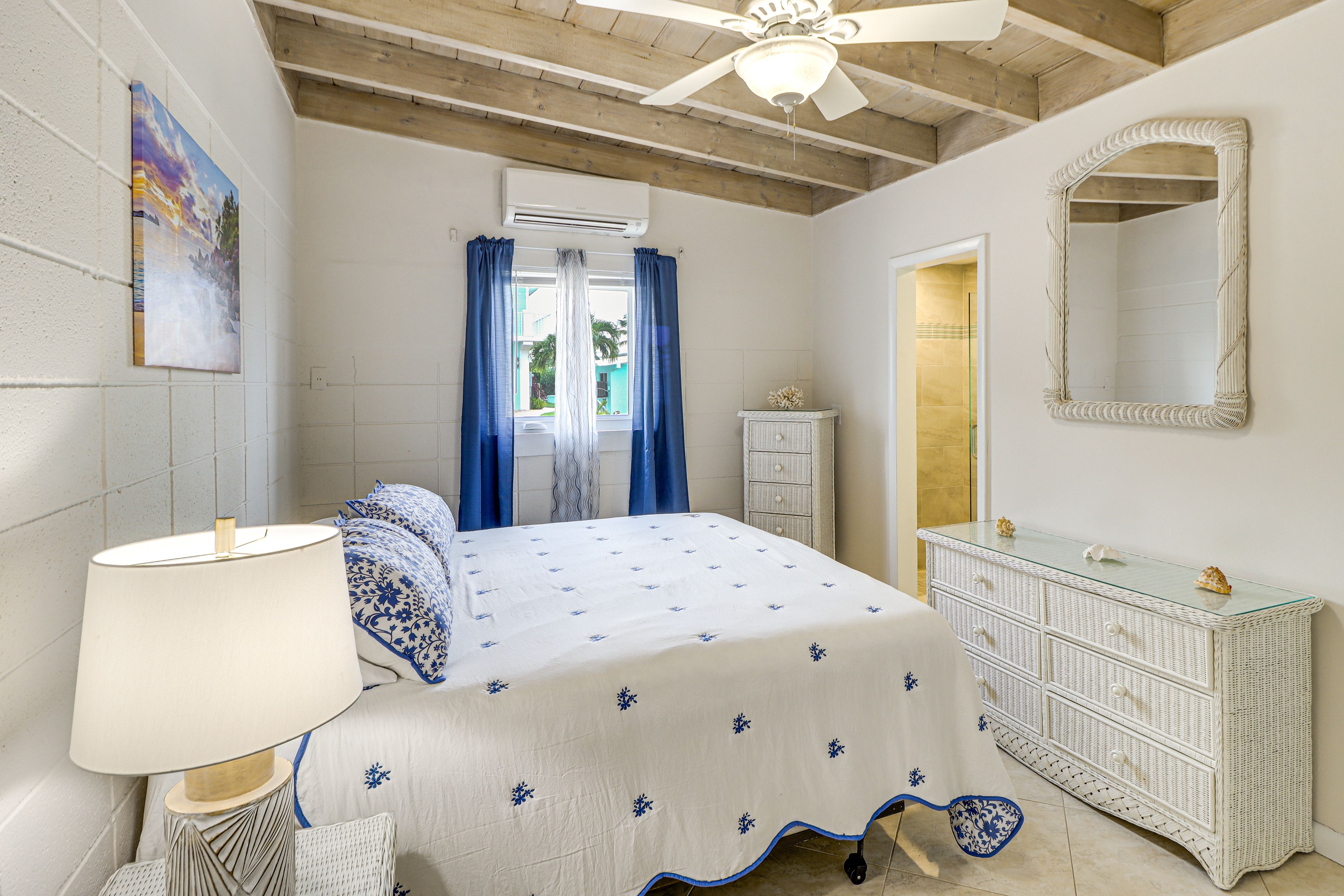 Bedroom 1 | King Bed | Flat-Screen TV | En-Suite Bathroom