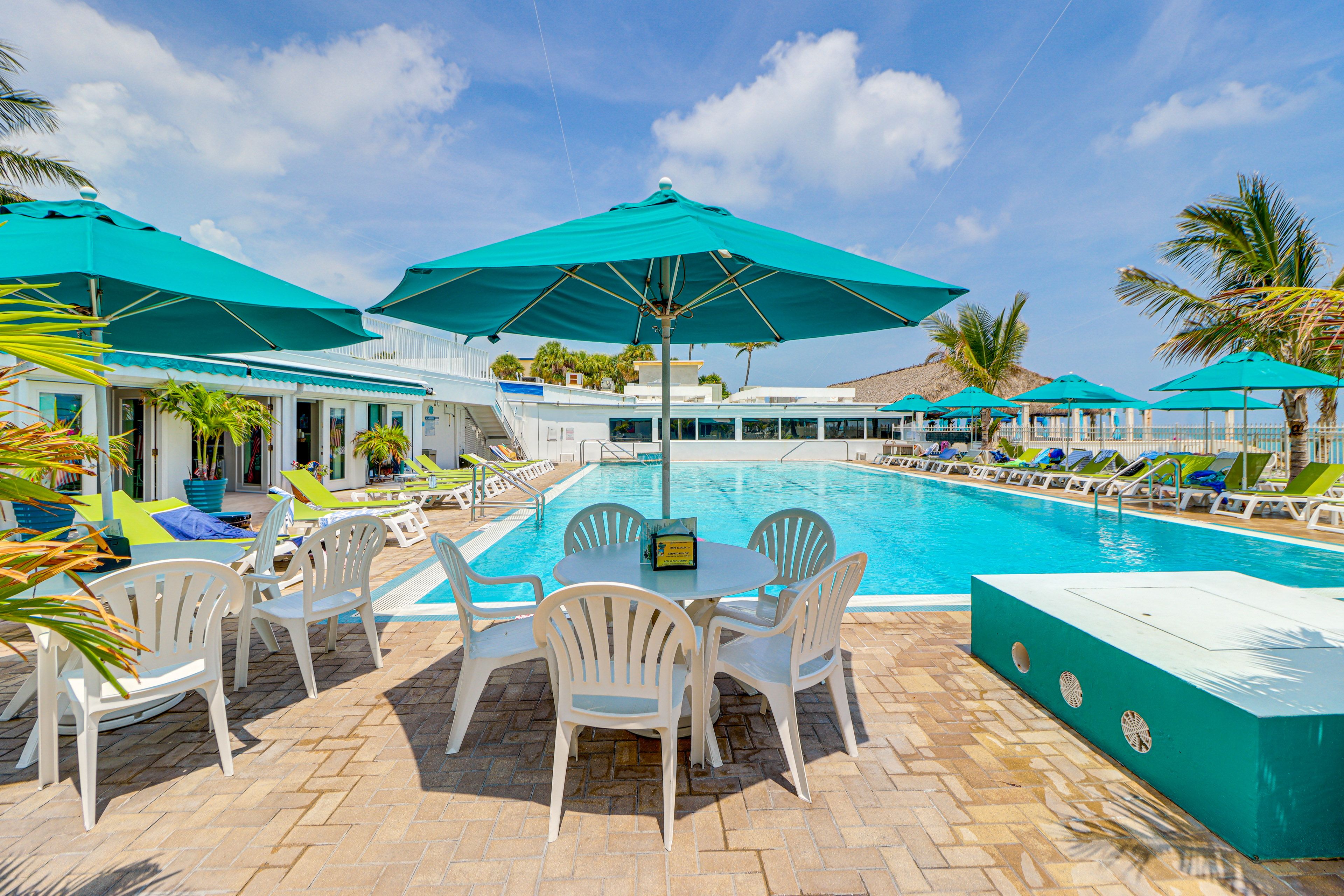 The Cabana Club Community Amenities | Outdoor Pool