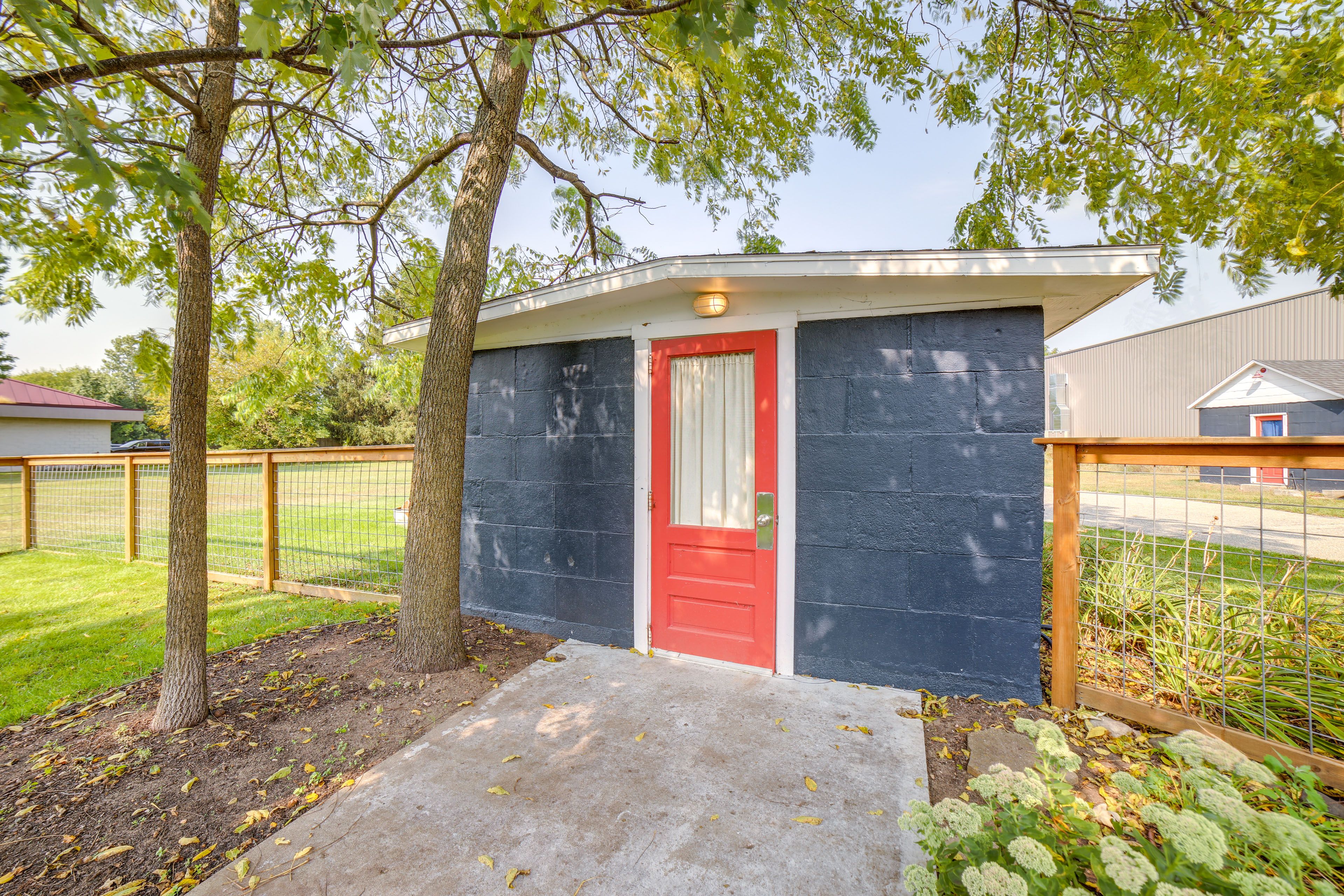 Bunkhouse Exterior | 1 Step to Enter (Sidewalk)