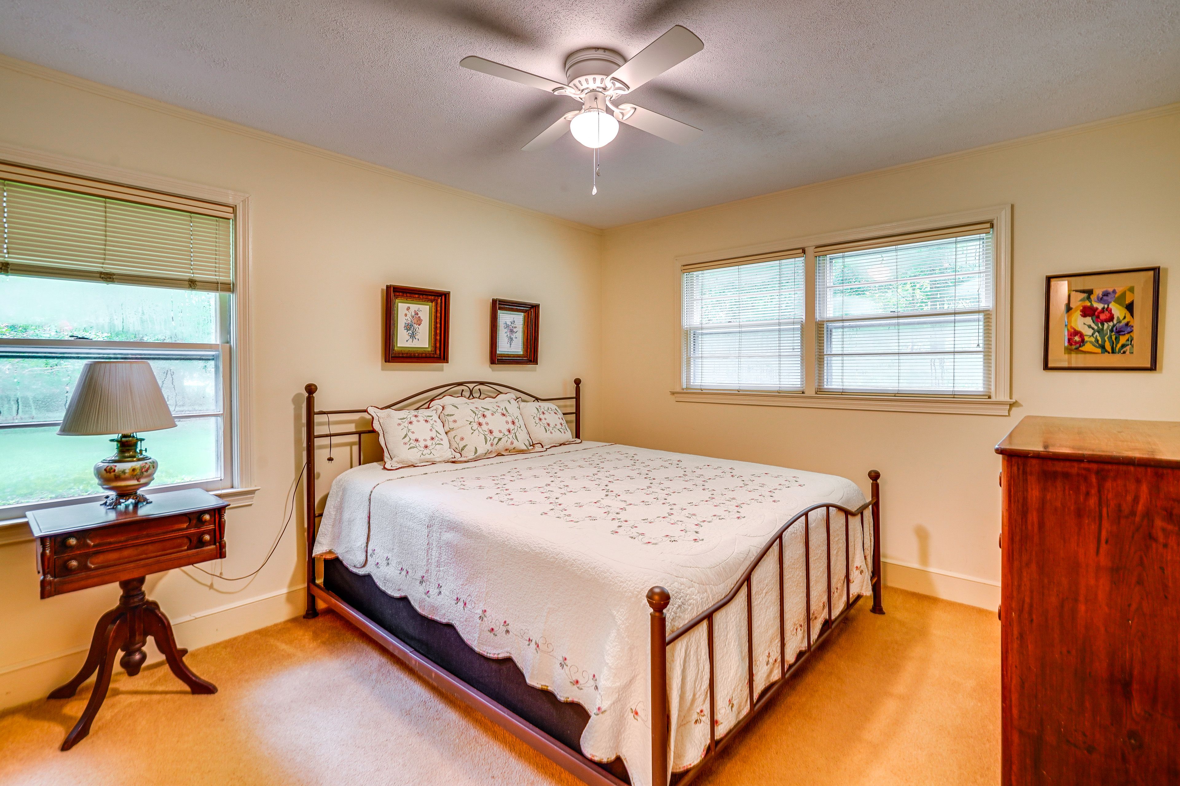 Bedroom 1 | King Bed | Linens Provided