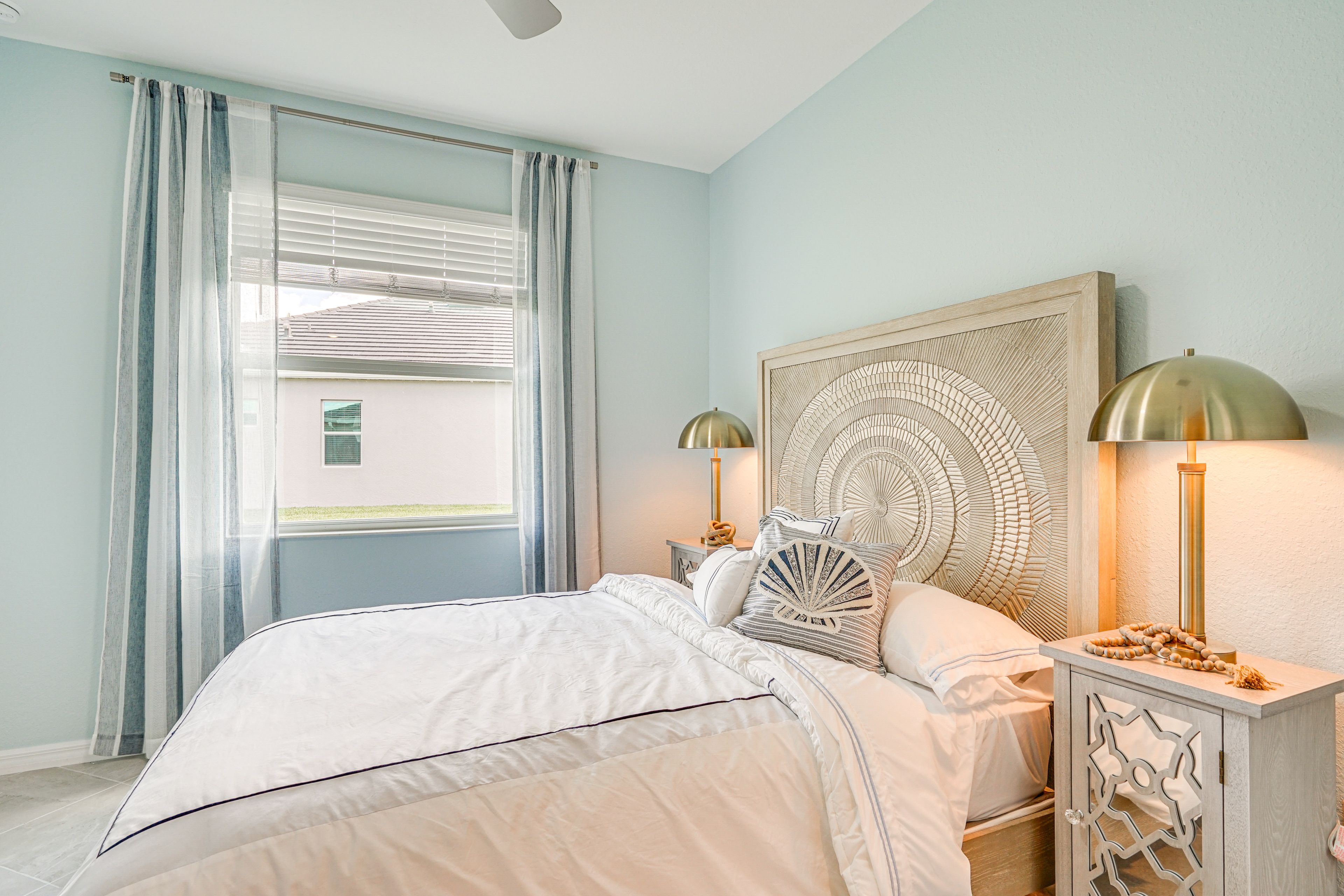 Bedroom 3 | Queen Bed | Smart TV