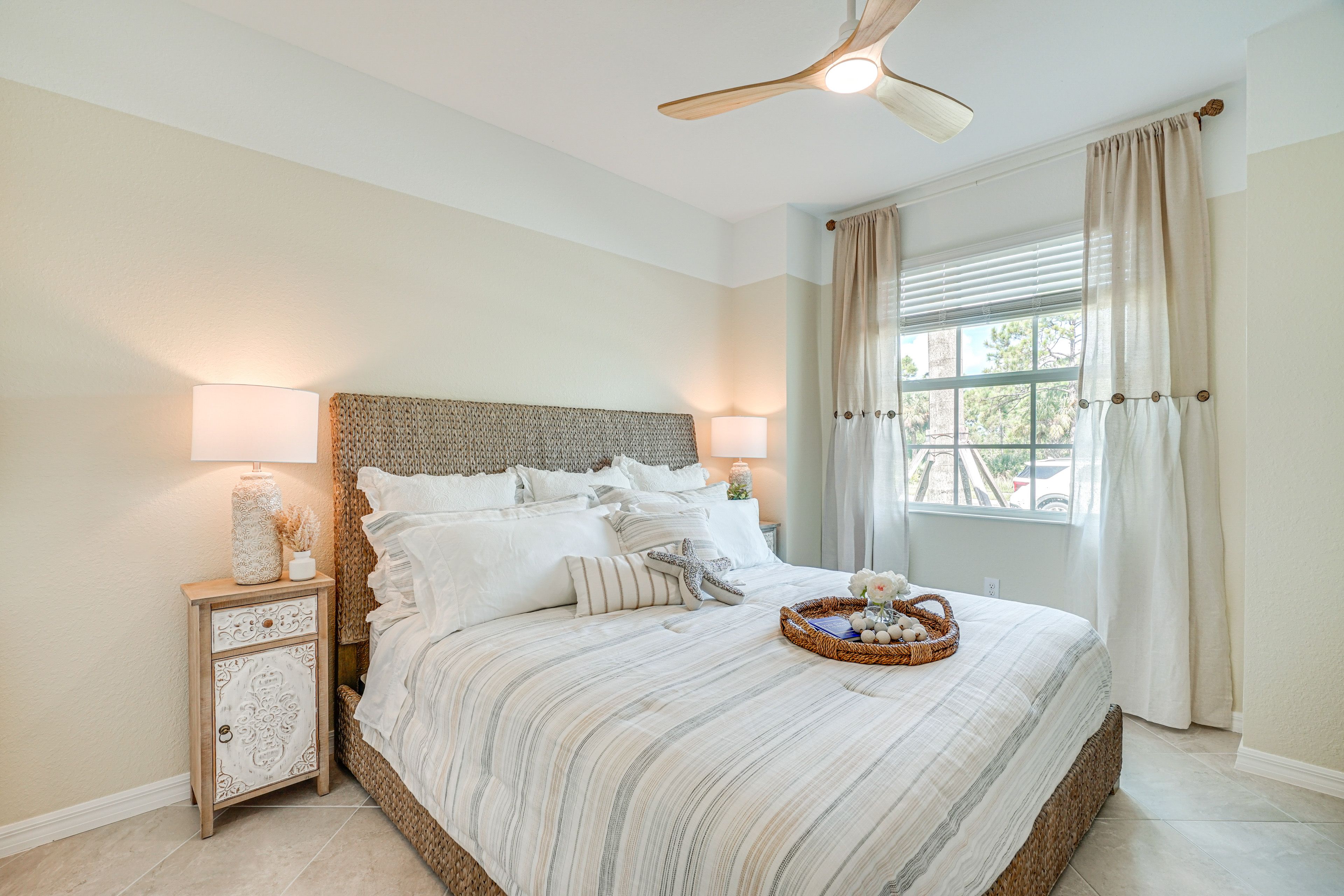 Bedroom 2 | King Bed | Smart TV