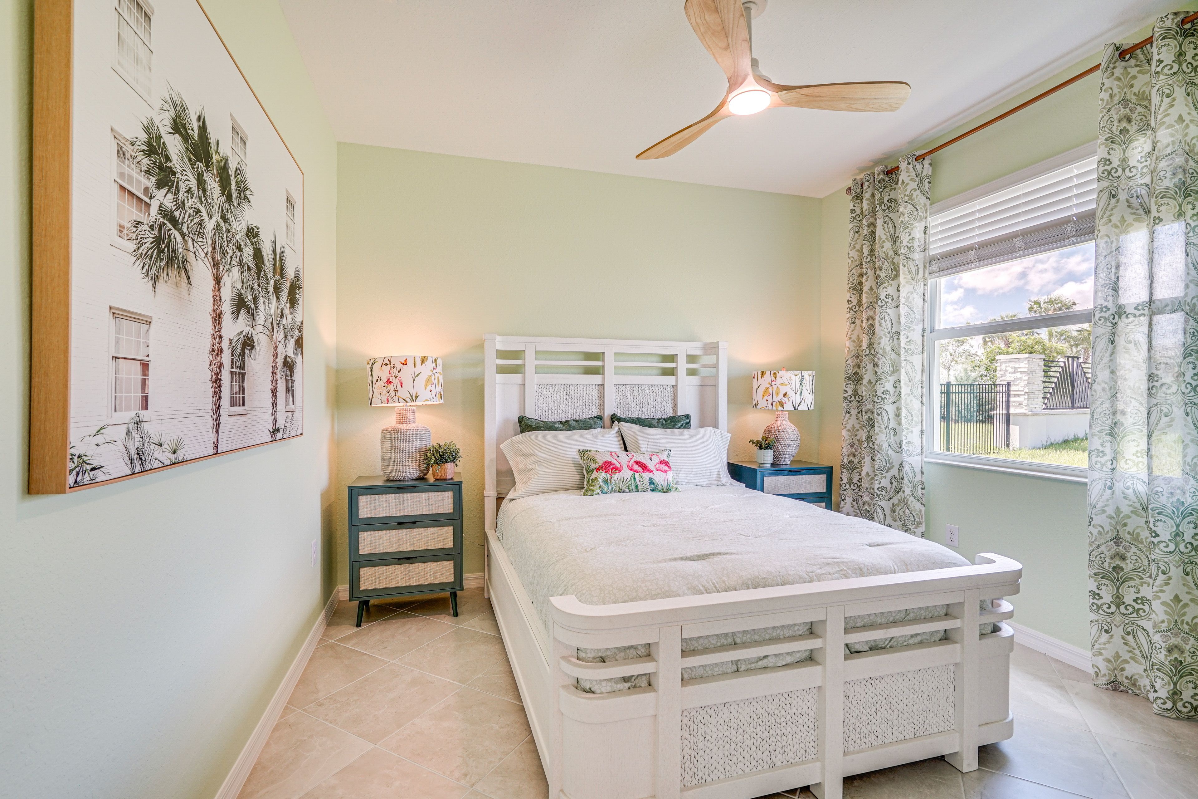 Bedroom 4 | Queen Bed | Smart TV