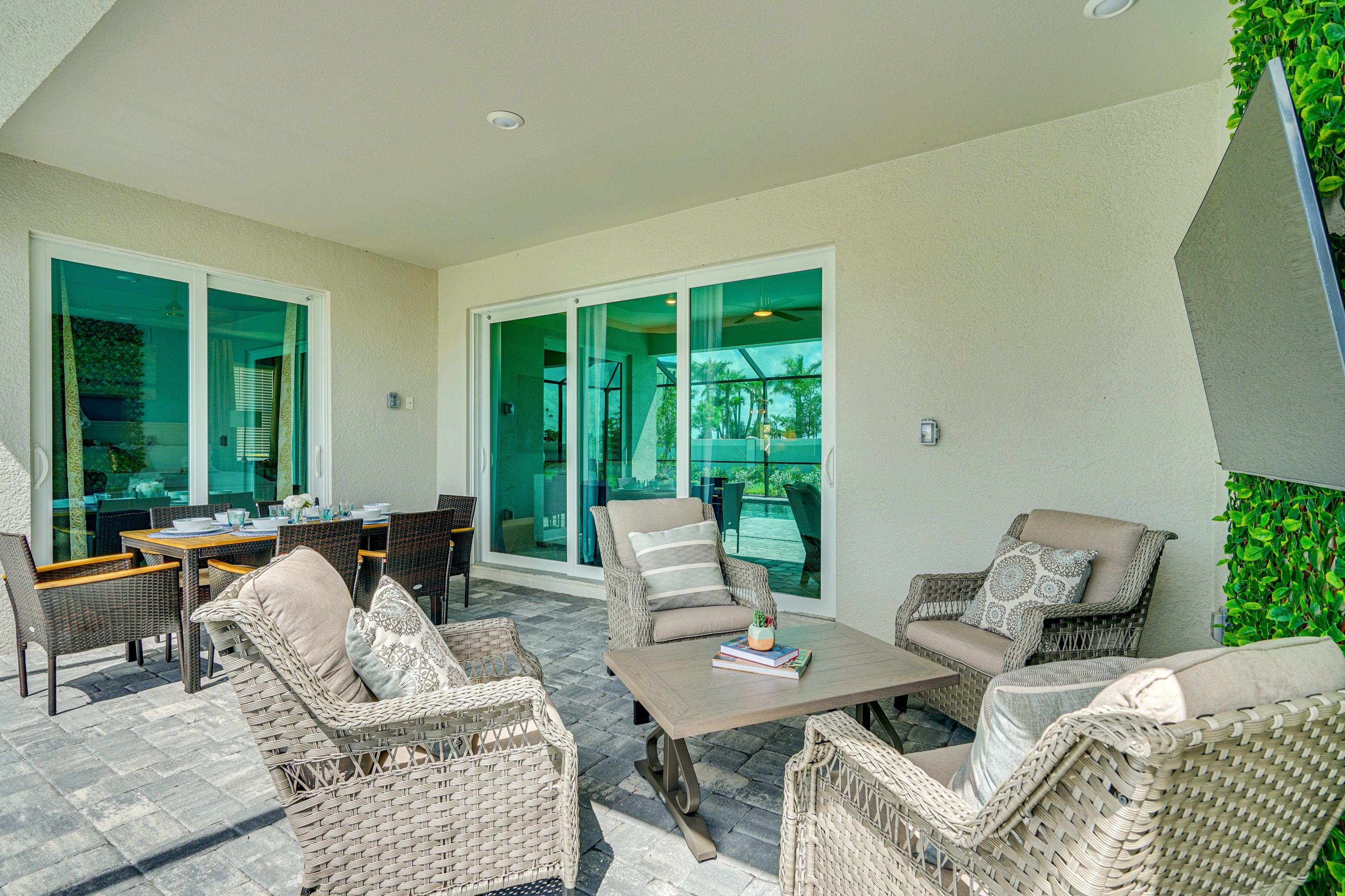 Covered Patio | Dining Space | Lounge Area | Smart TV