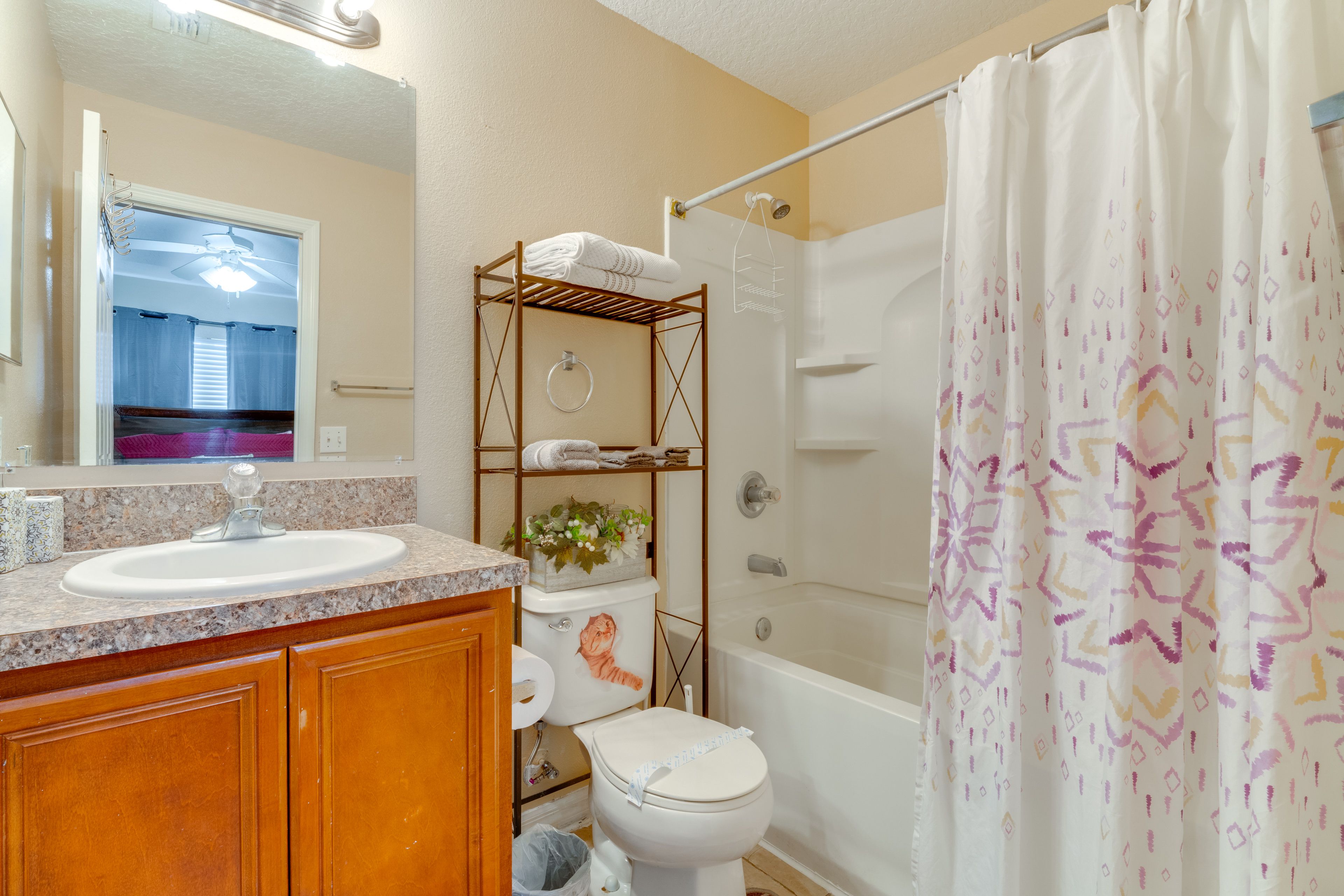 Full Bath | Towels | Hair Dryer | 2nd Floor