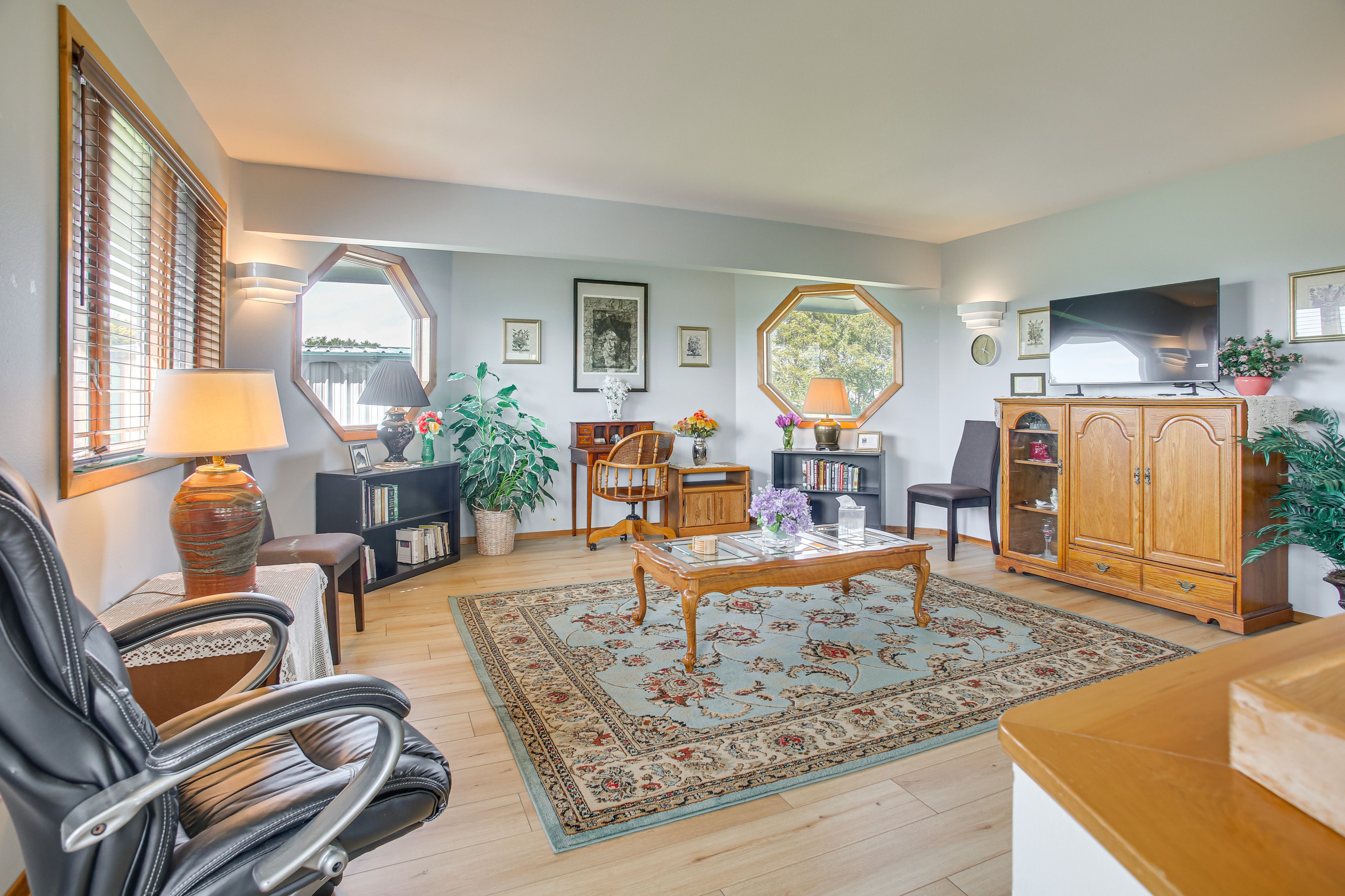 Living Area | 2nd Floor