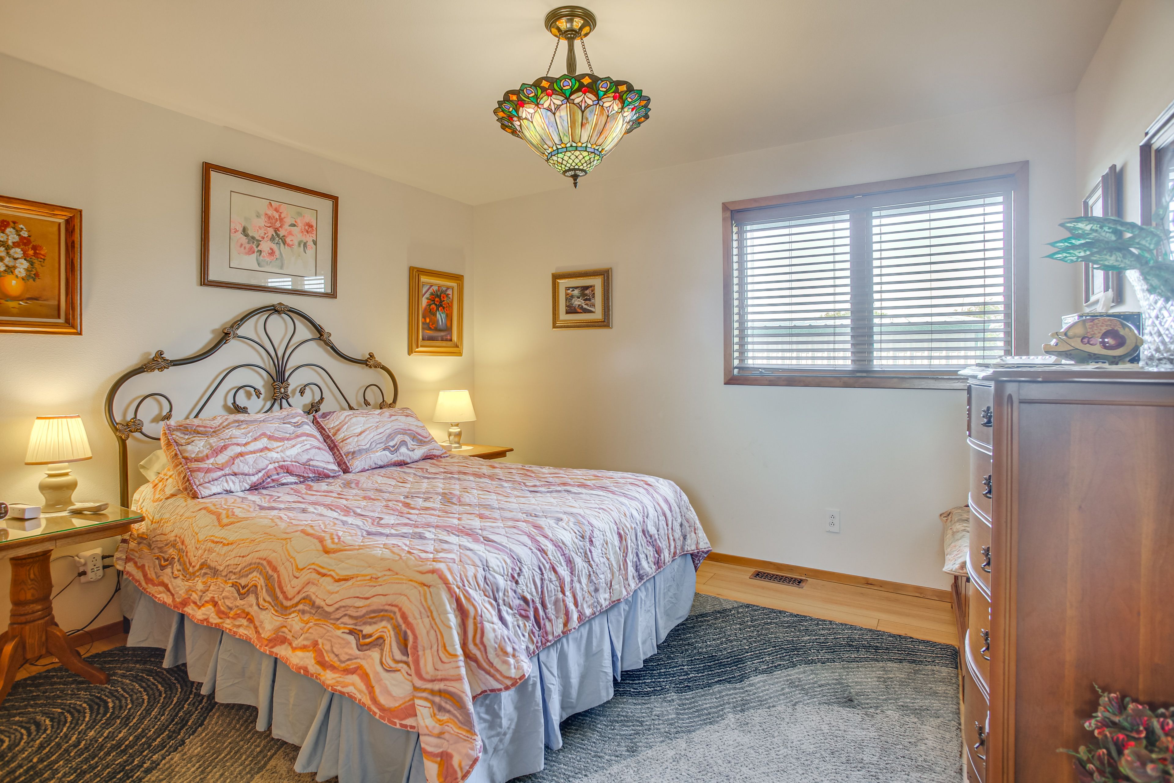 Bedroom 2 | Queen Bed | 2nd Floor