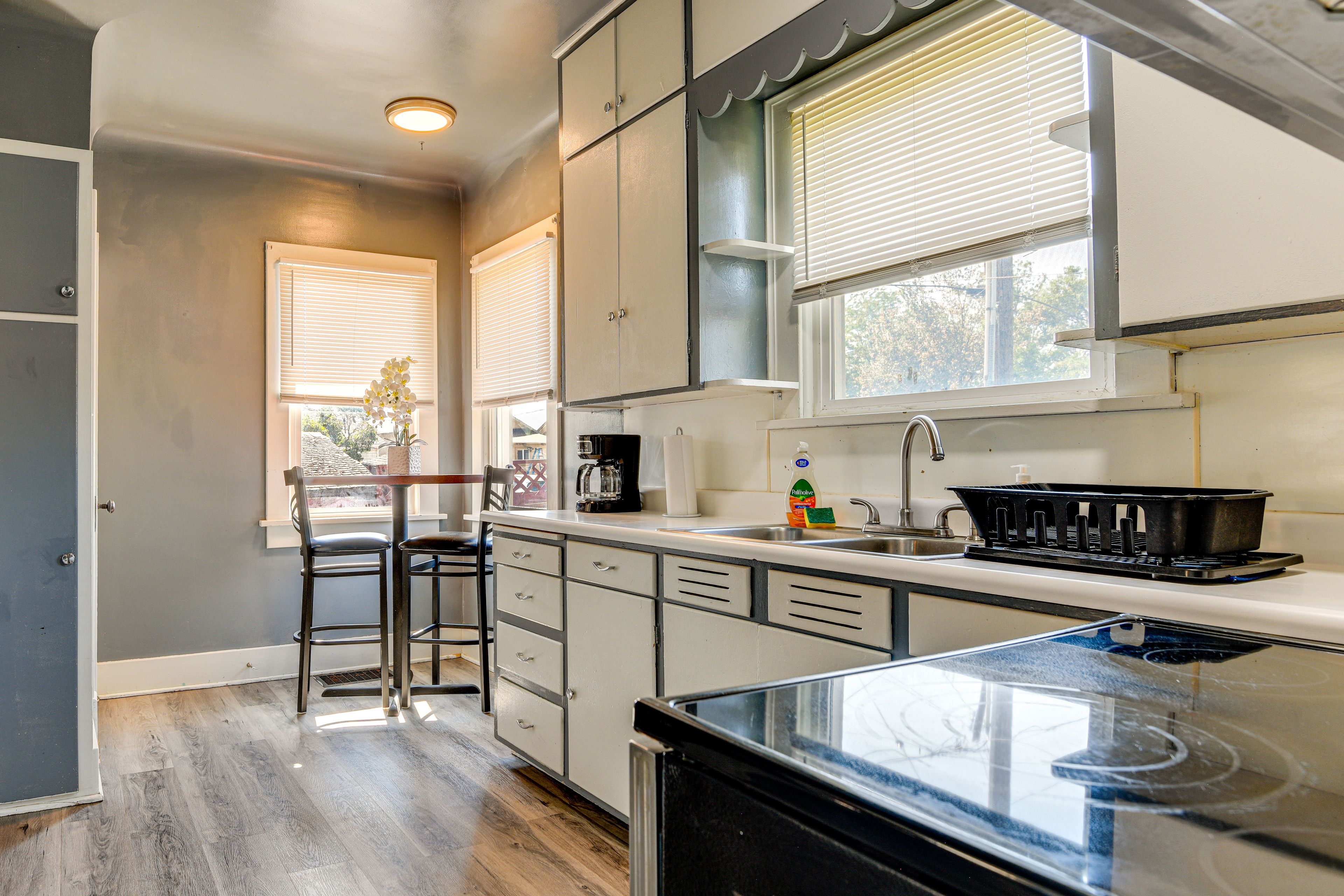 Kitchen | 1st Floor | Toaster | Slow Cooker | Spices
