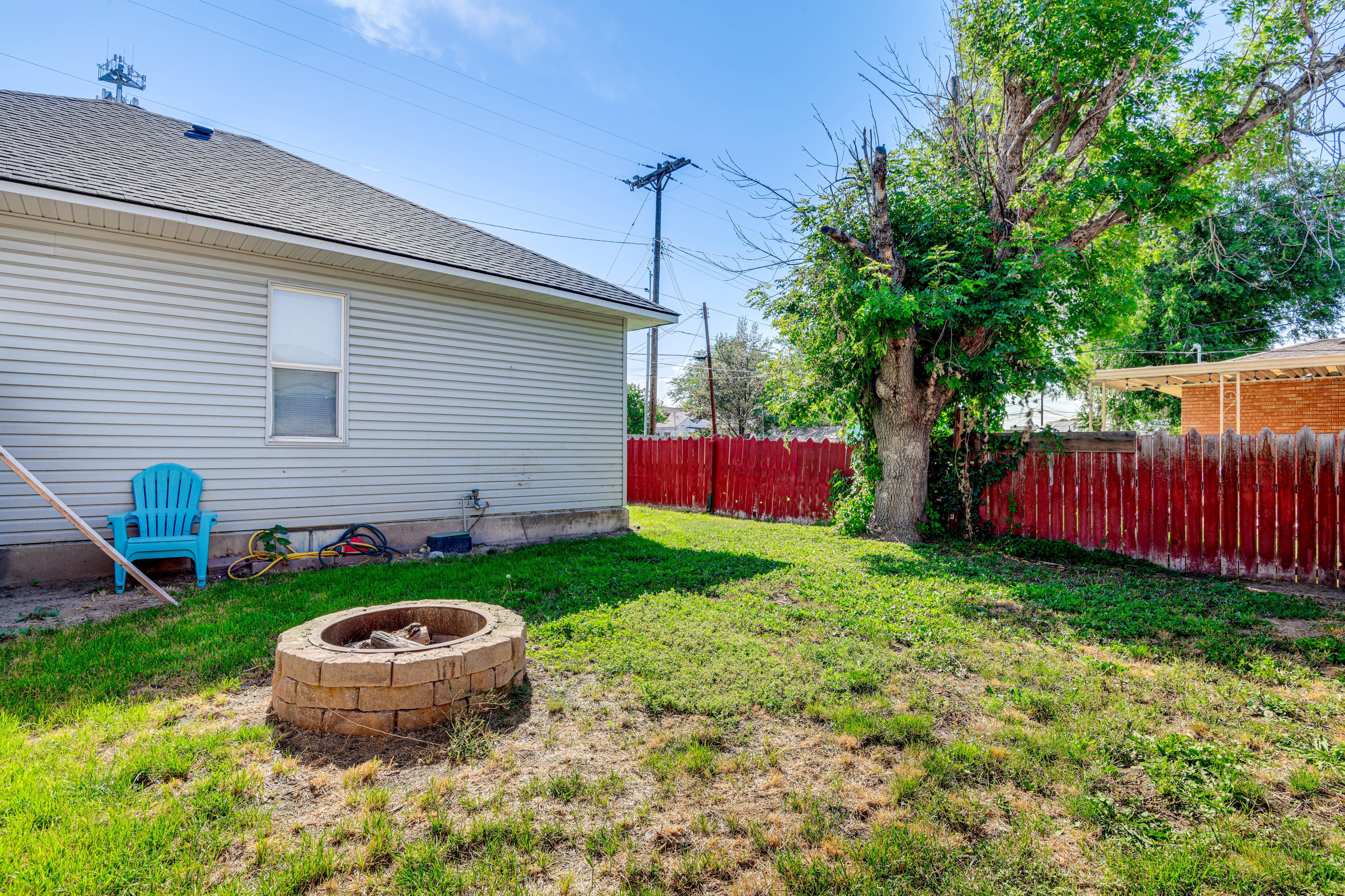 Fenced Yard | Wood-Burning Fire Pit