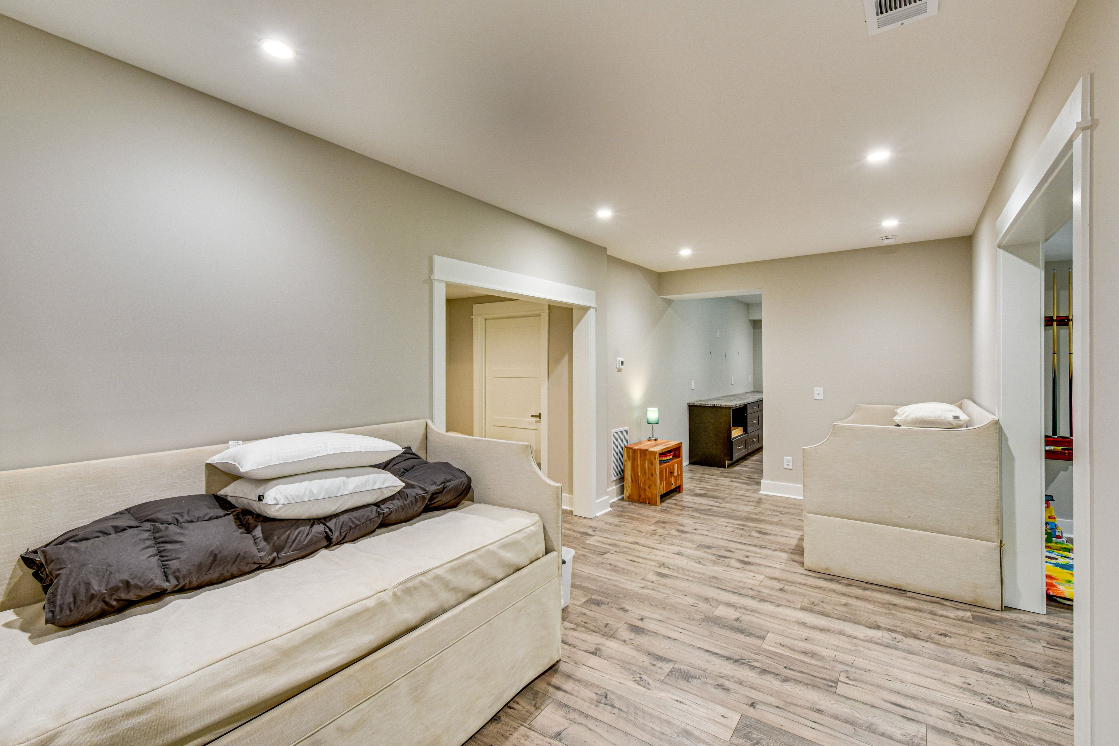 Basement Nook | 2 Twin Daybeds | Lower Floor