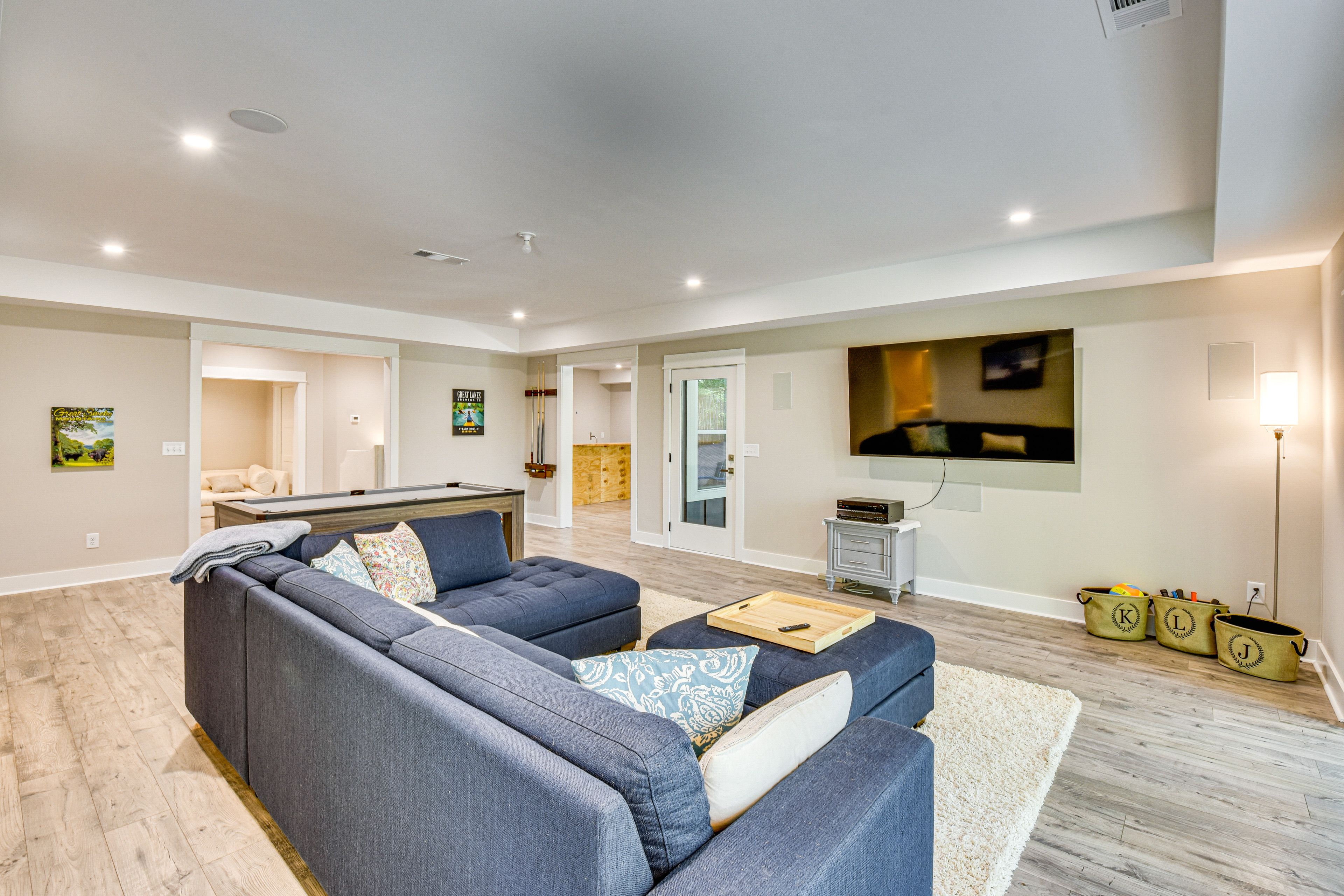 Game Room | Pool Table | Board Games