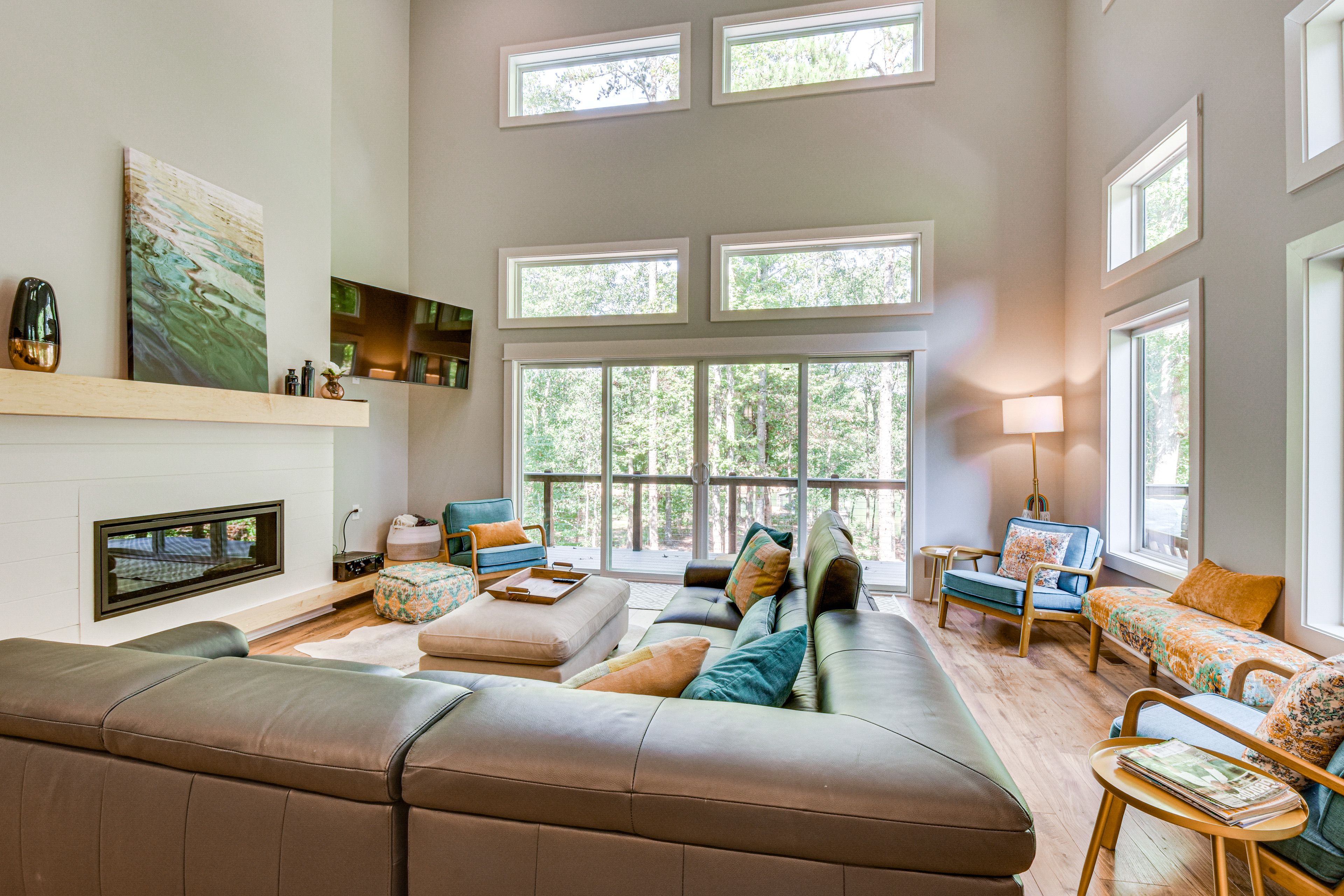 Living Room | Gas Fireplace | Main Floor